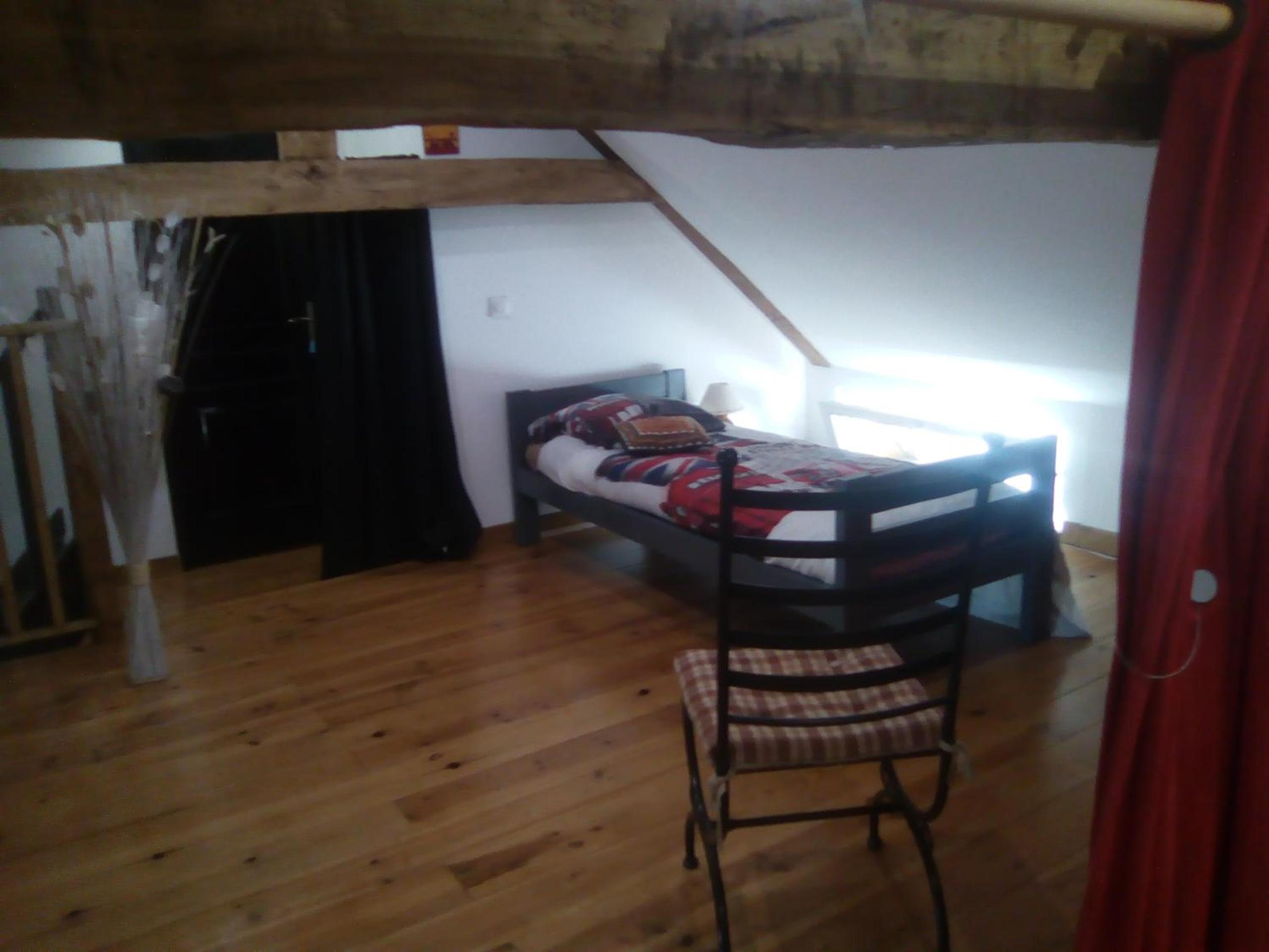 Single Bed in Dormitory Room photo 3