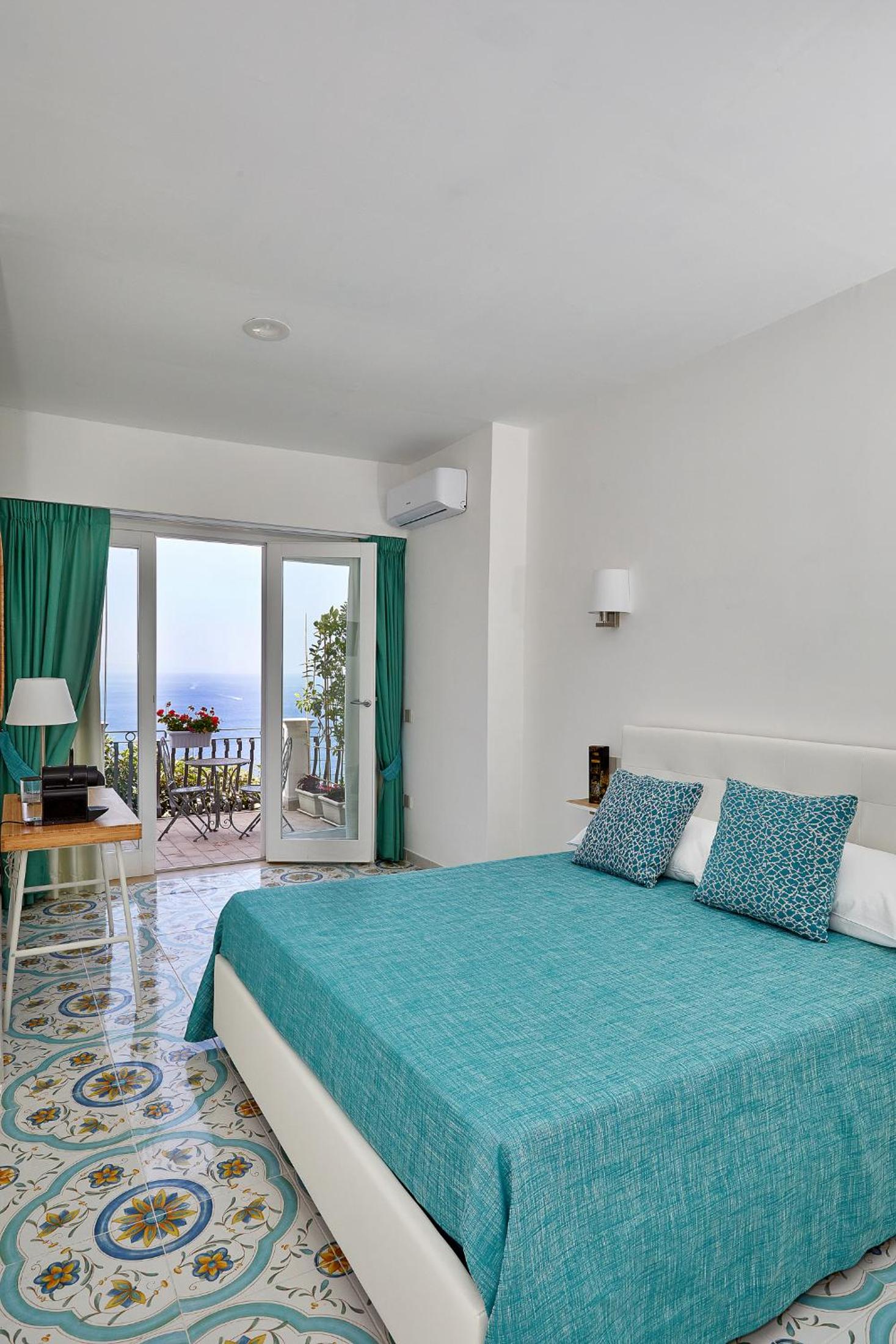 Deluxe Double Room with Sea View - Photo 1