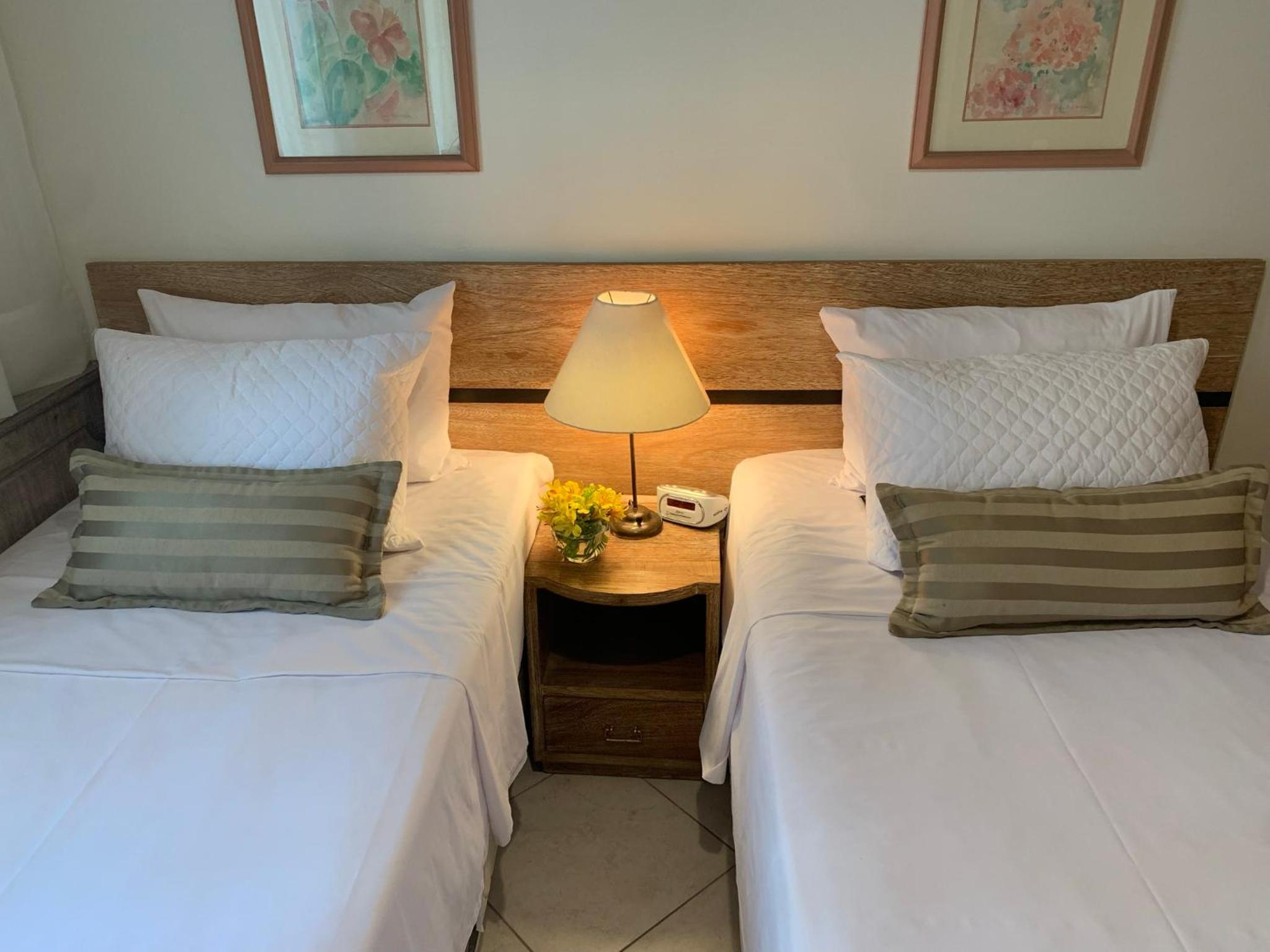 Standard Twin Room - Photo 9