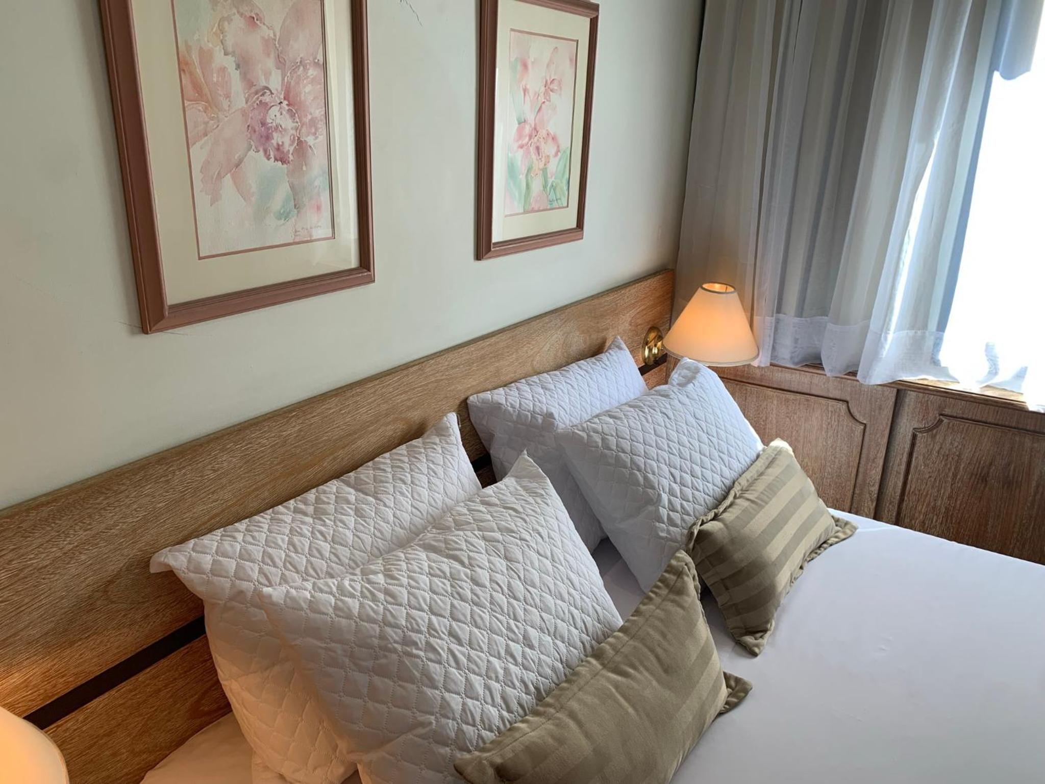 Standard Queen Room - Photo 9