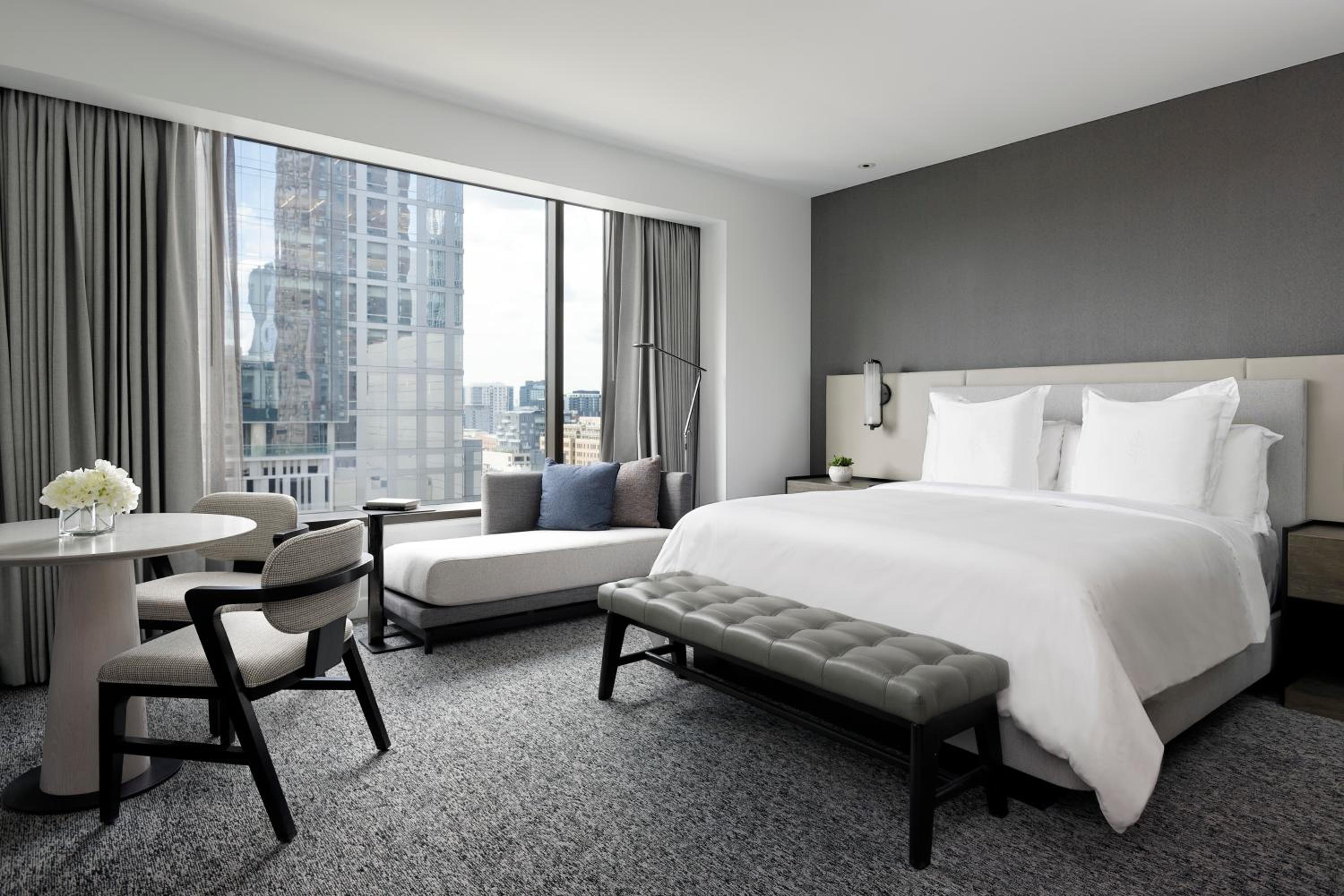 Deluxe King Room - Disability Access - Photo 3
