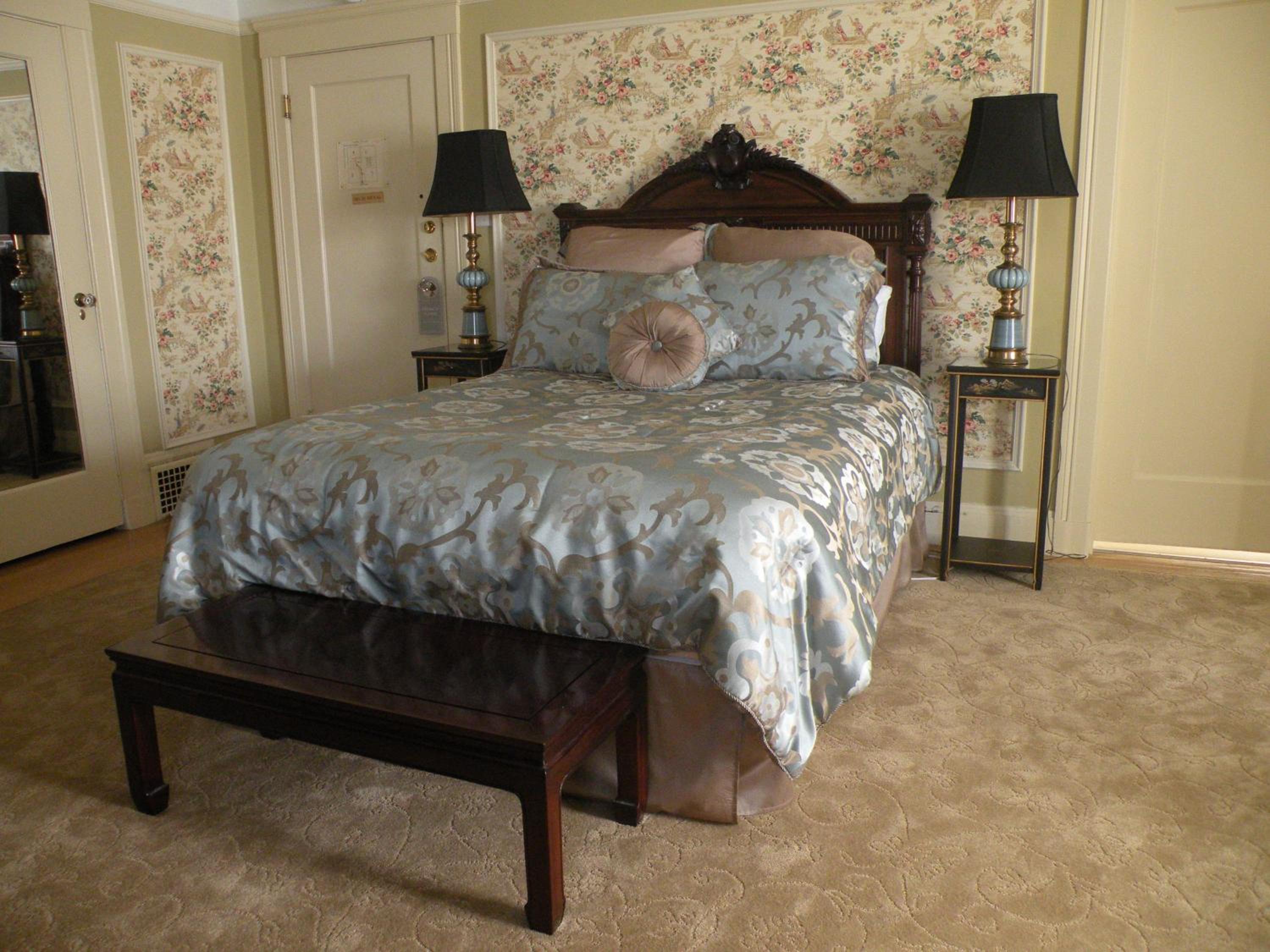 Queen Bedroom