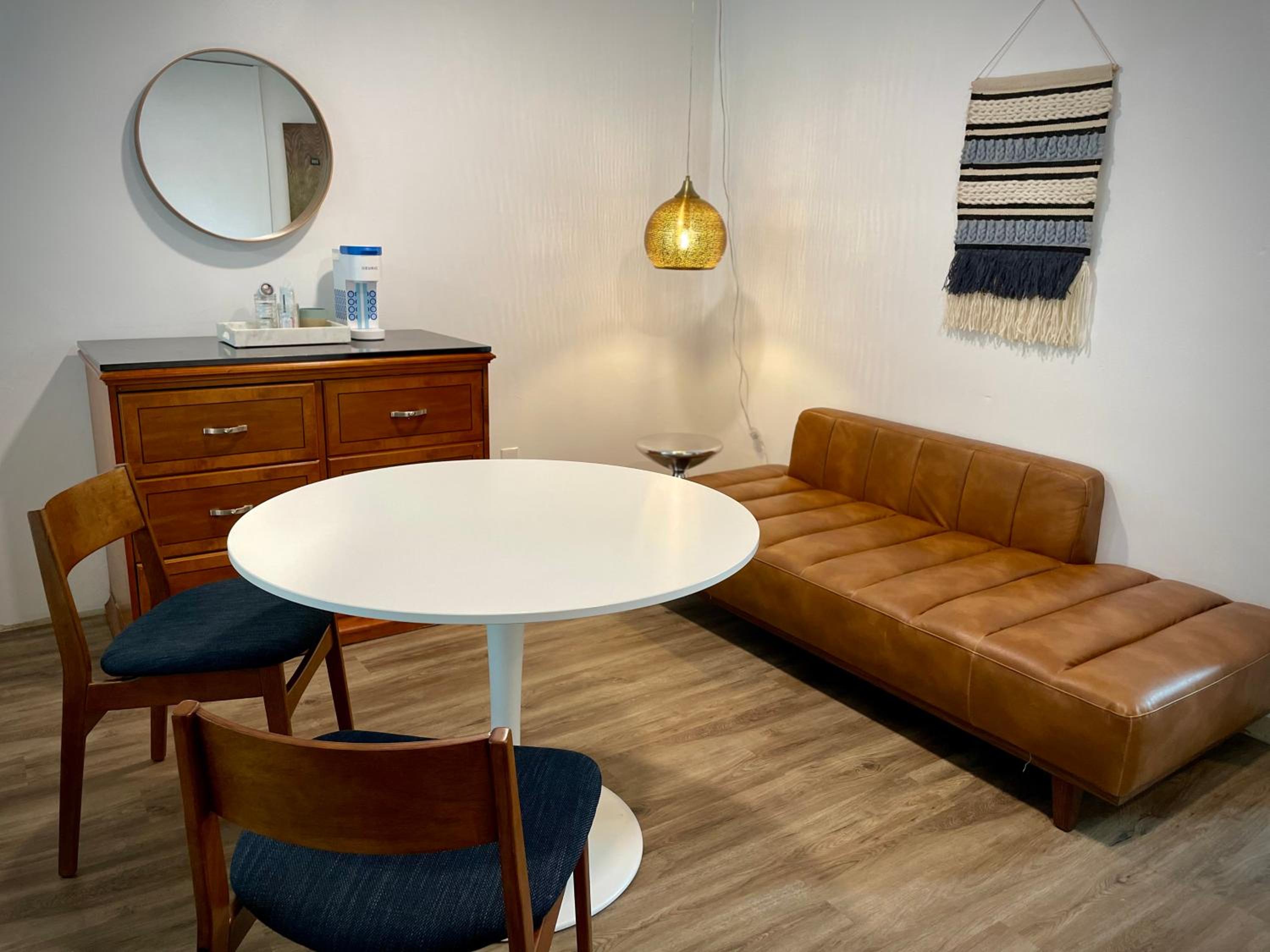 Deluxe Junior Suite - Photo 7
