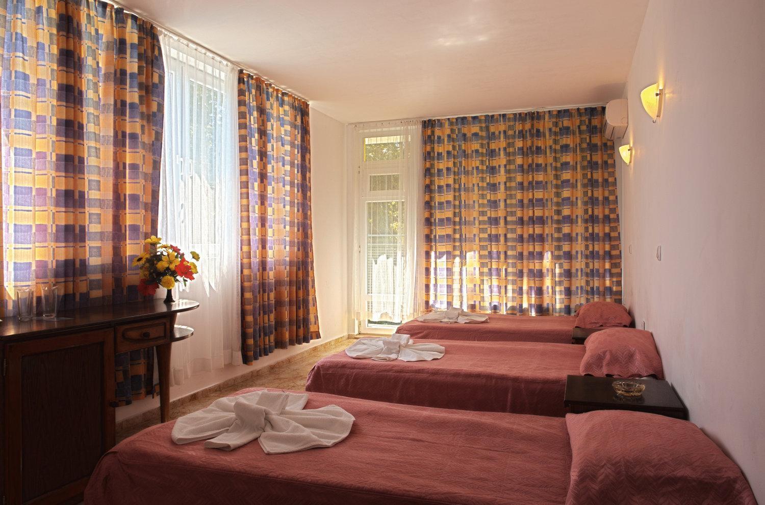 Double Room (2 Adults + 1 Child) photo 3