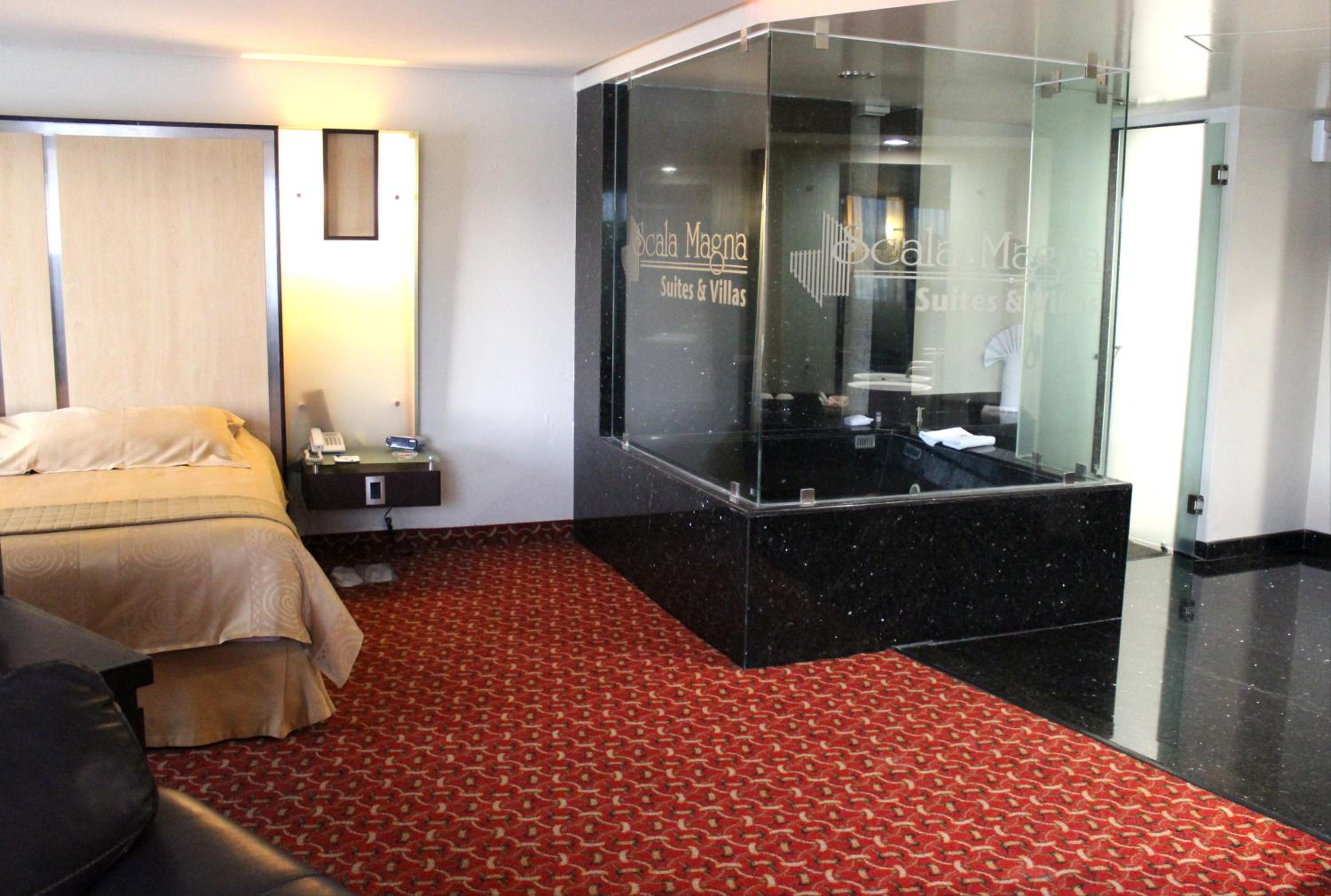 Junior Suite with Spa Bath photo 3