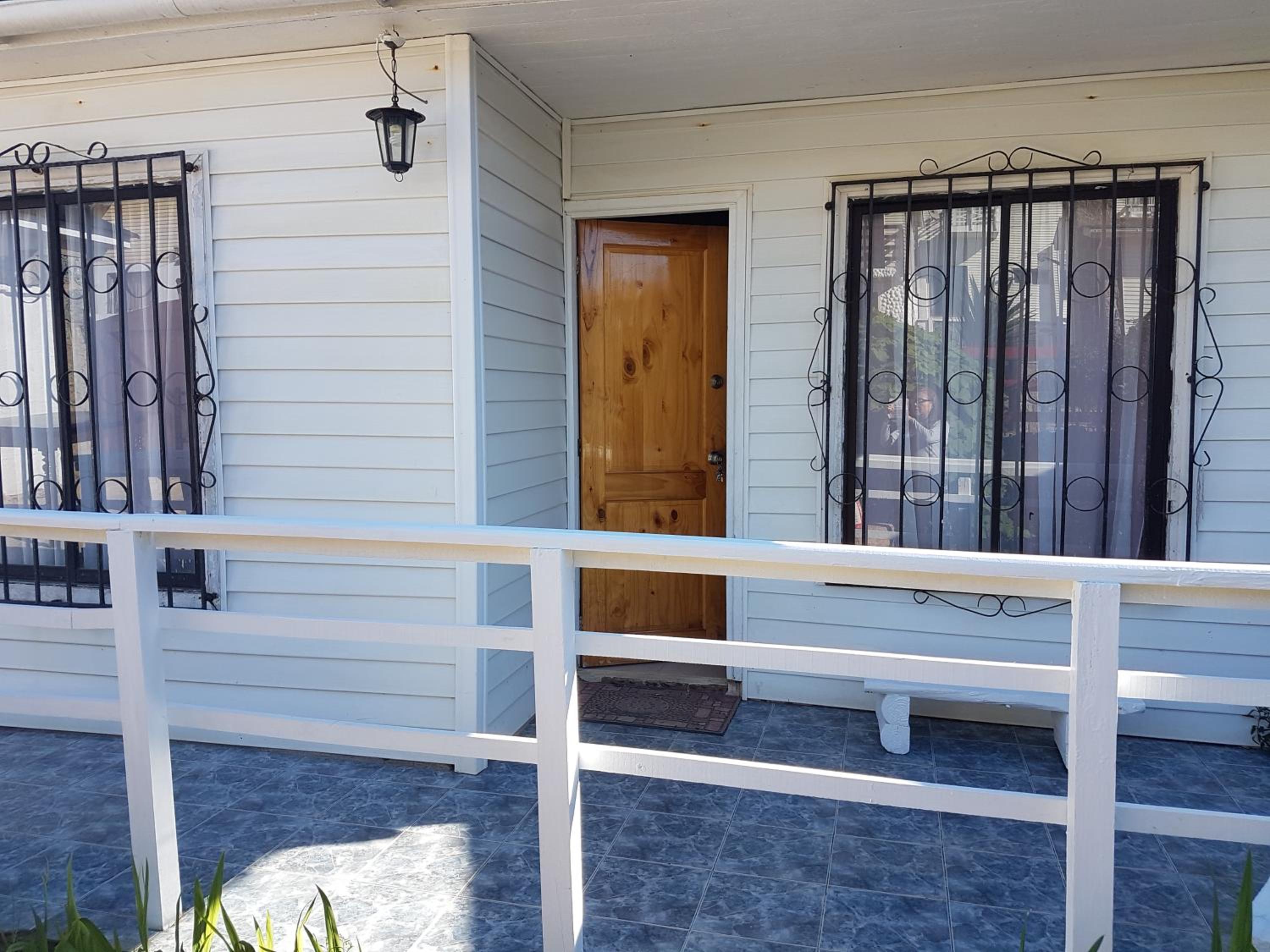 Three-Bedroom House photo 2