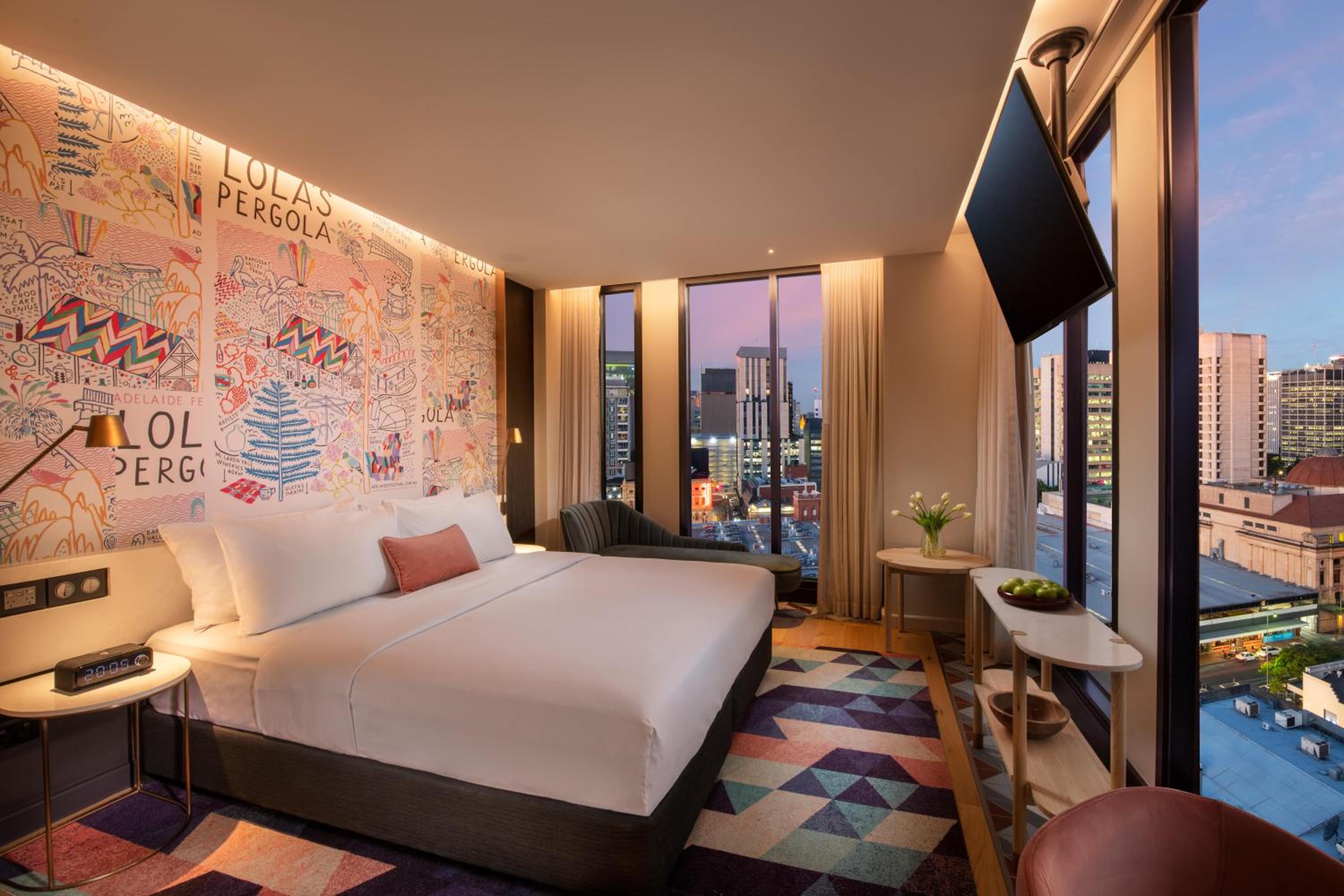 Premium Corner King Room - Photo 1