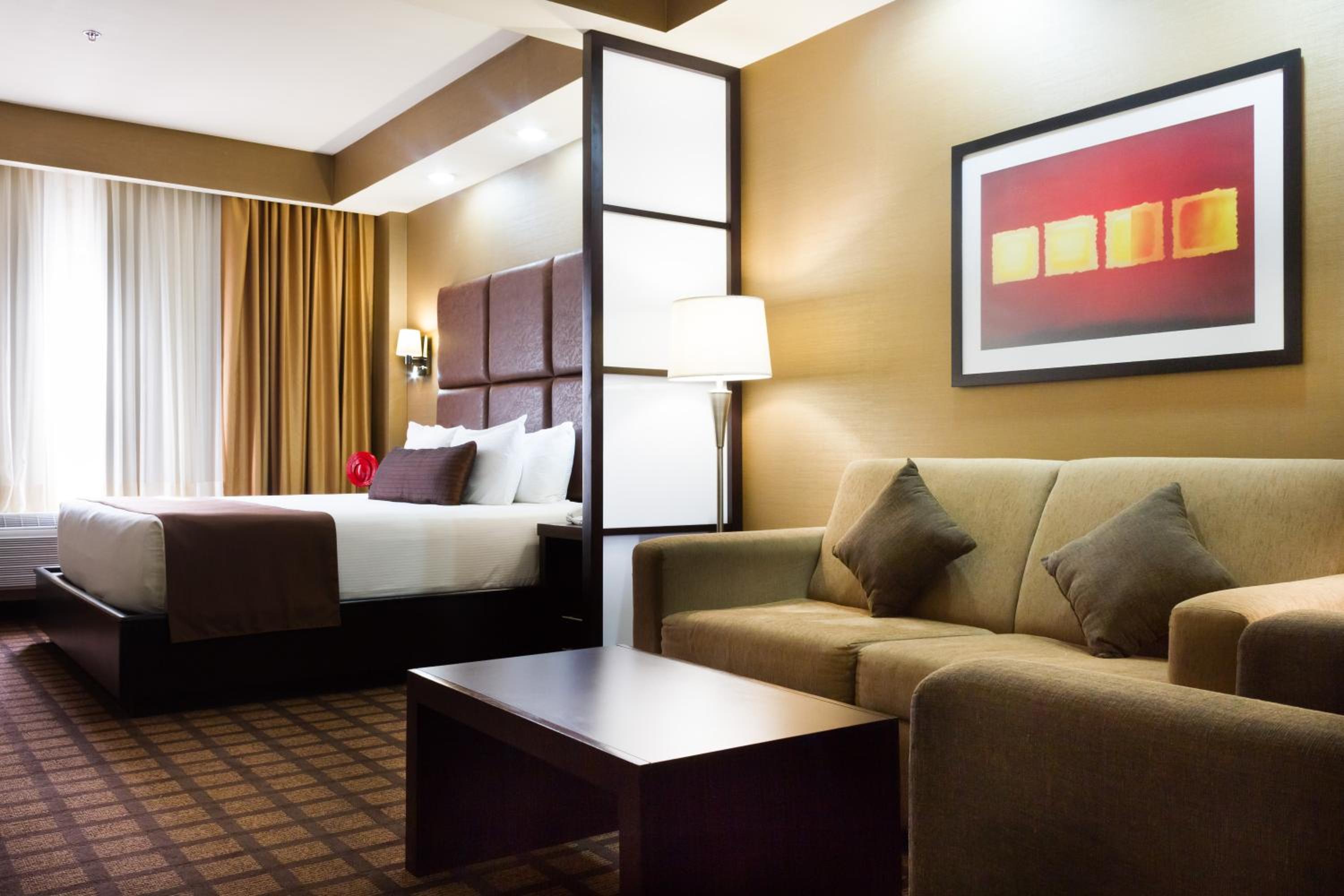 King Suite with Sofa Bed - Non-Smoking