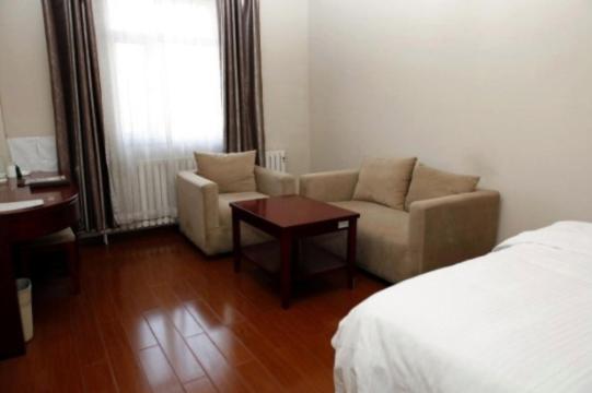 Family Room - Photo 3