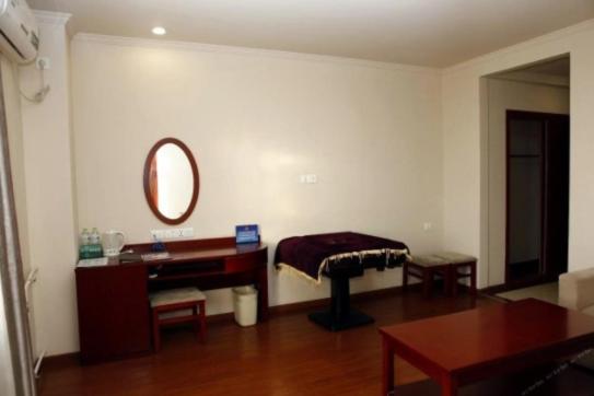 Business Suite photo 2