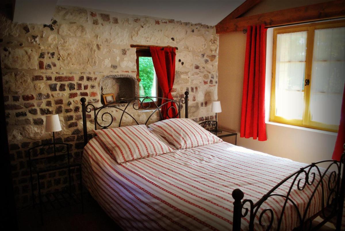 Three-Bedroom House - Photo 13