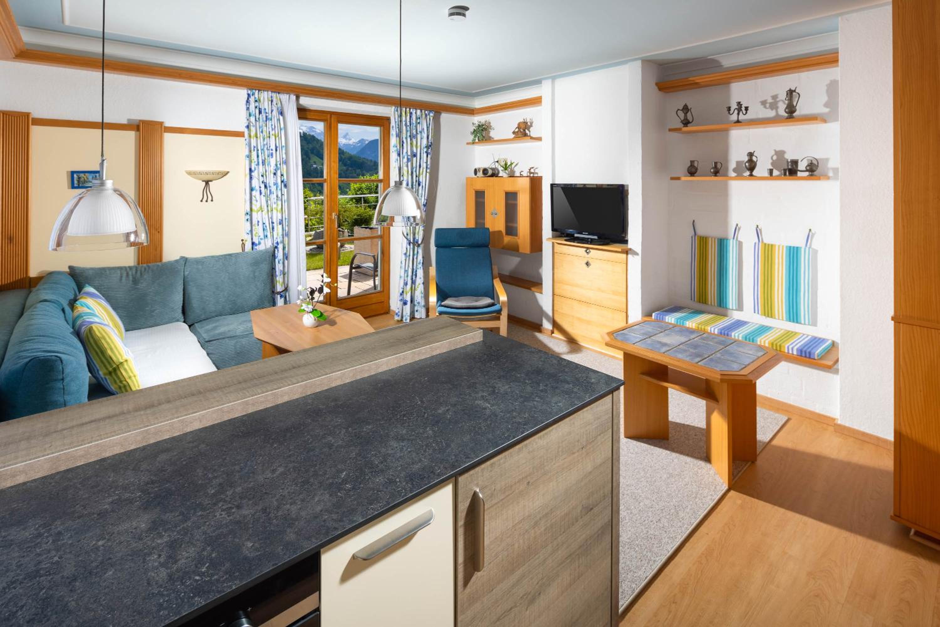 Apartment with Mountain View photo 1