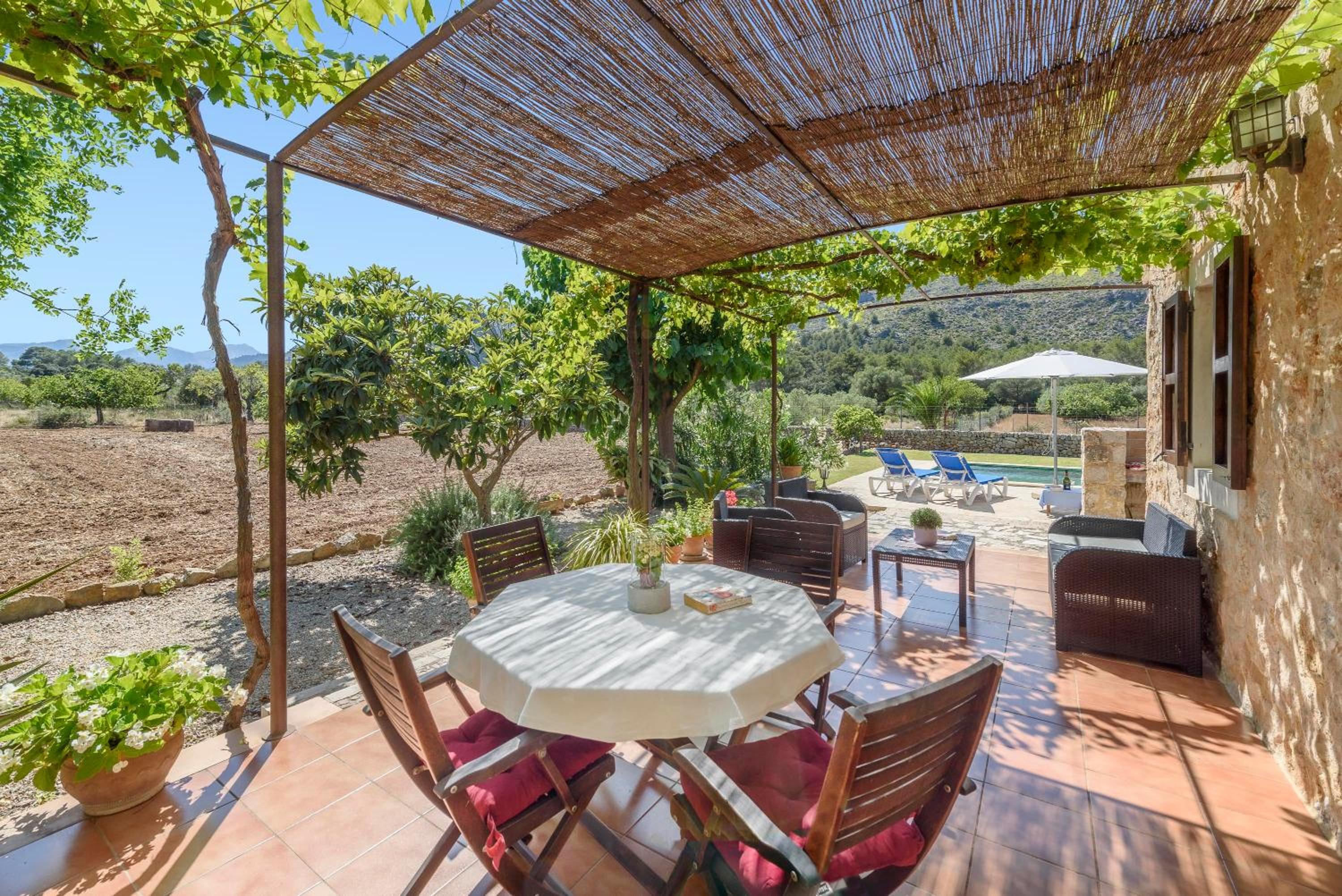 Villa photo 3