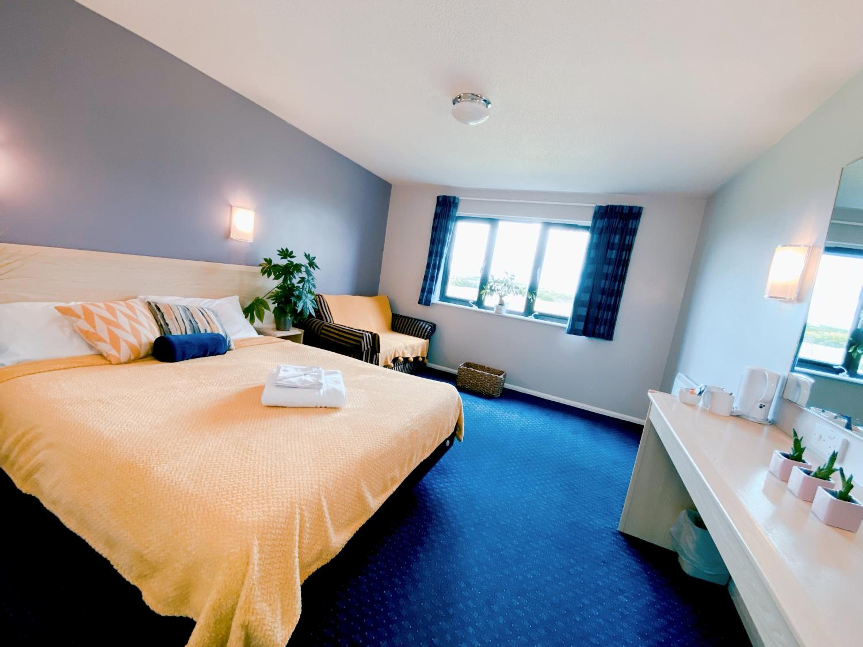 King Room with Sofa Bed photo 1
