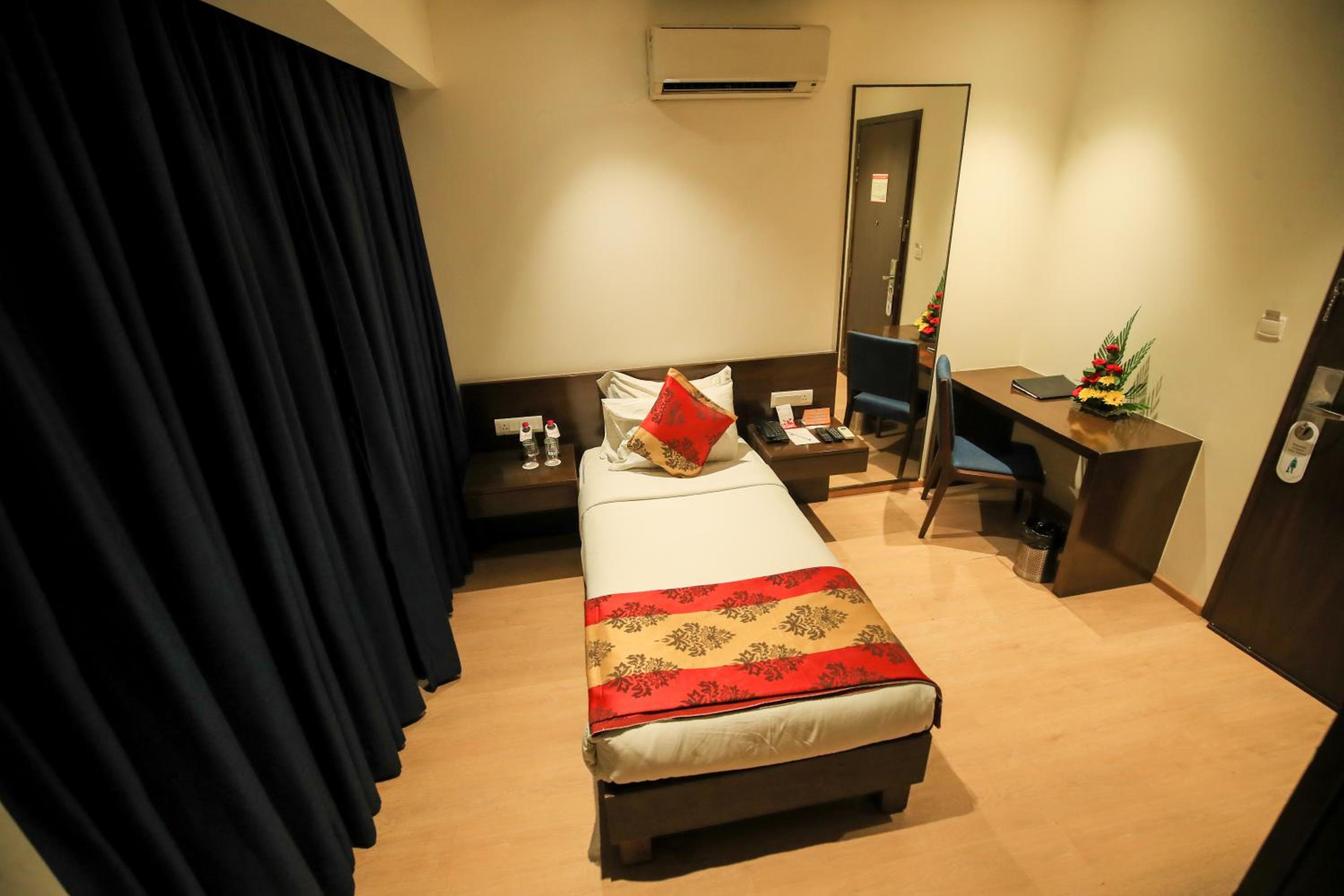 Single Room - Photo 6
