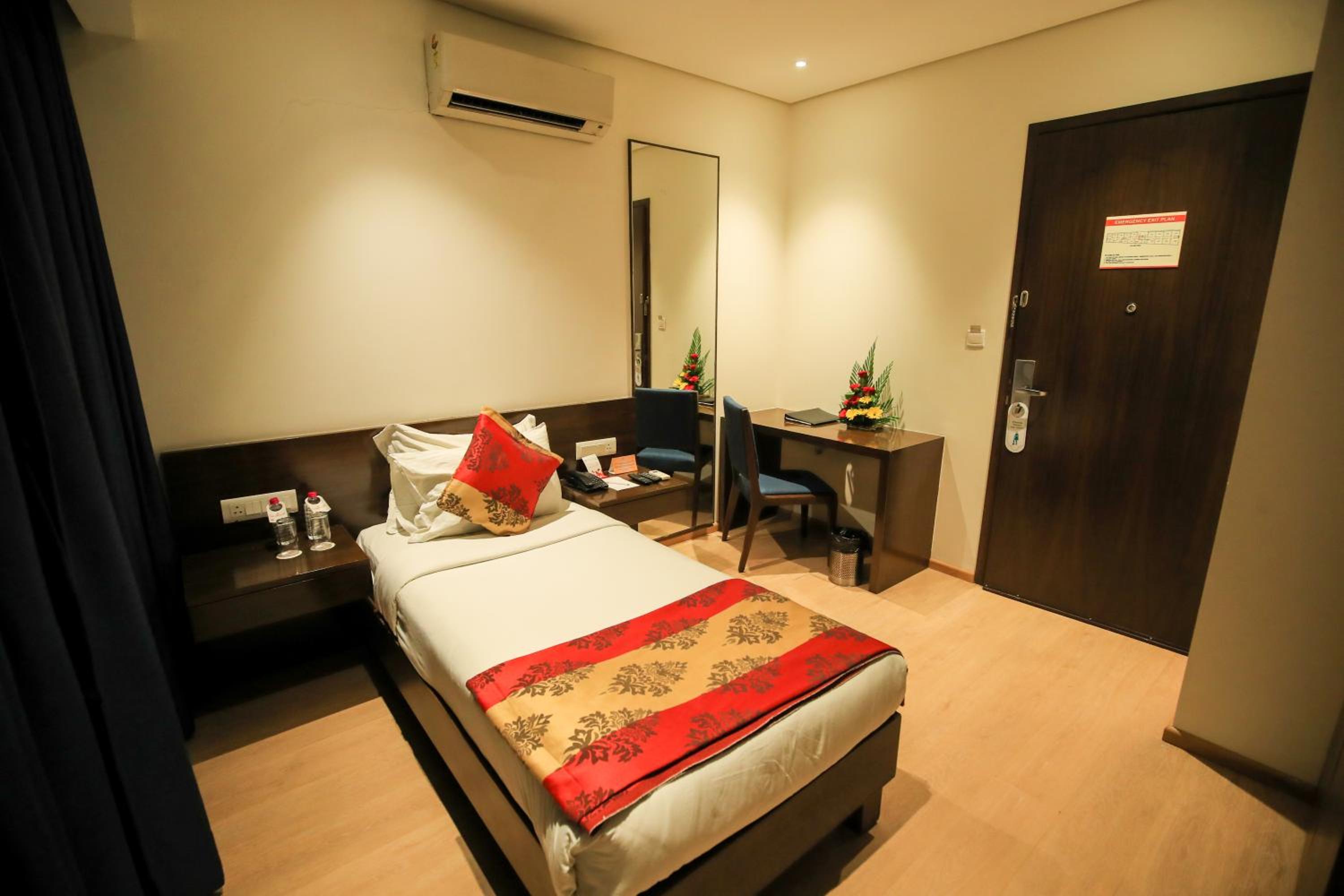 Single Room - Photo 8
