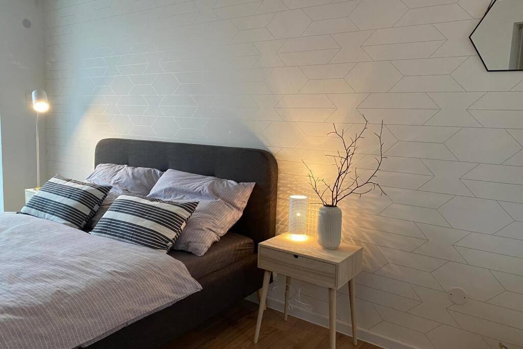 One-Bedroom Apartment - Photo 1