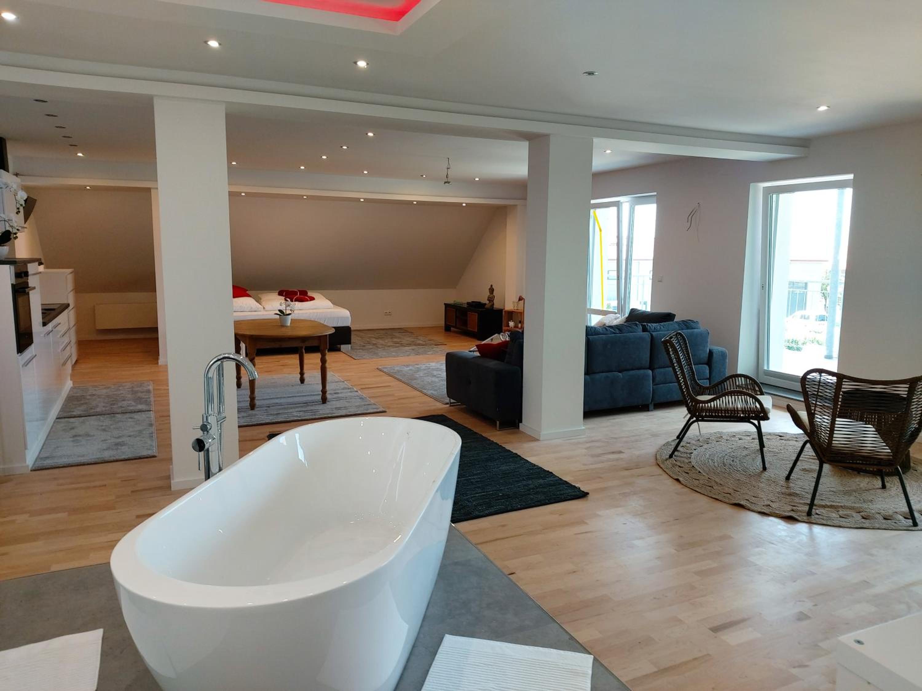 Deluxe Apartment photo 2