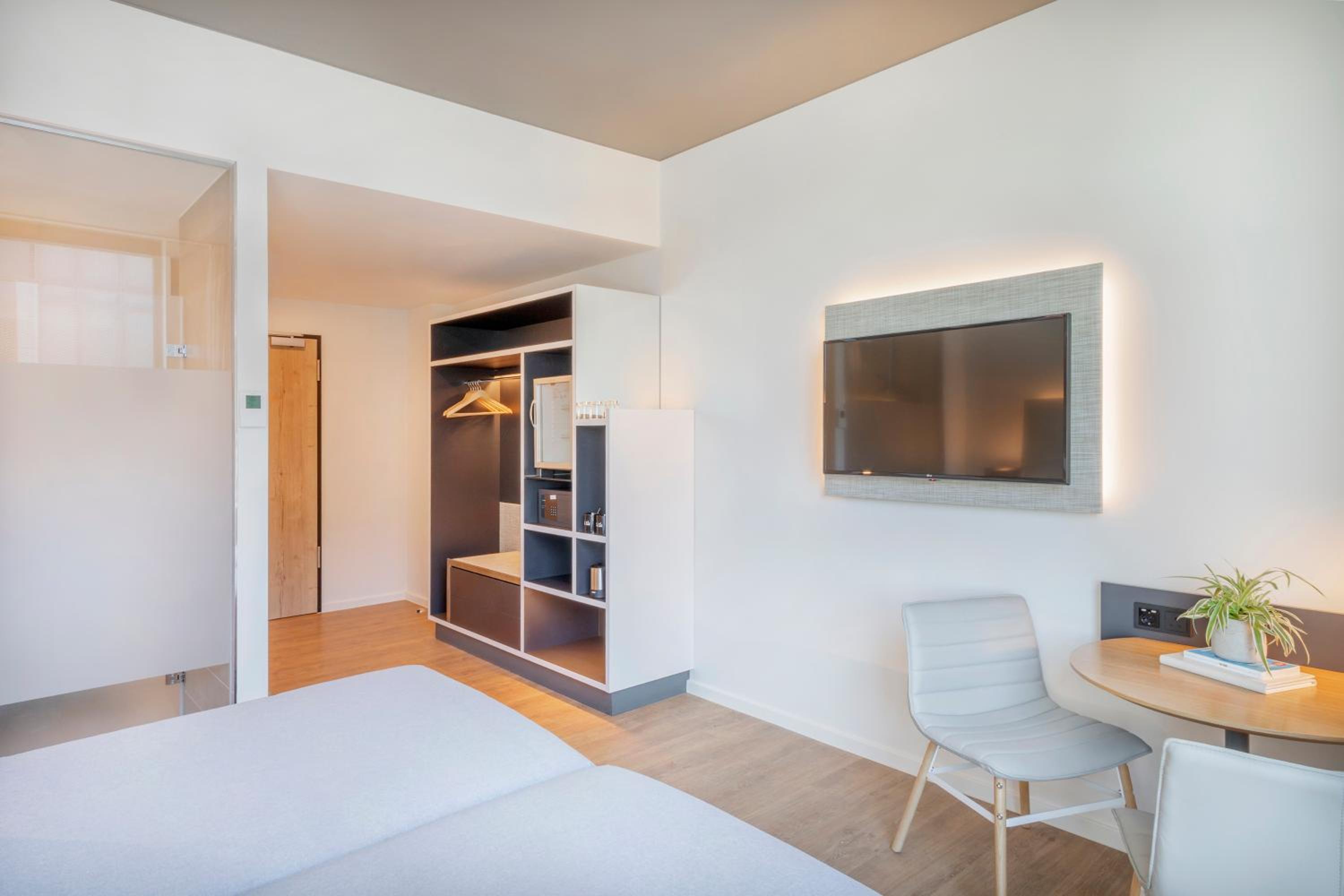 INNSIDE Room - Photo 1