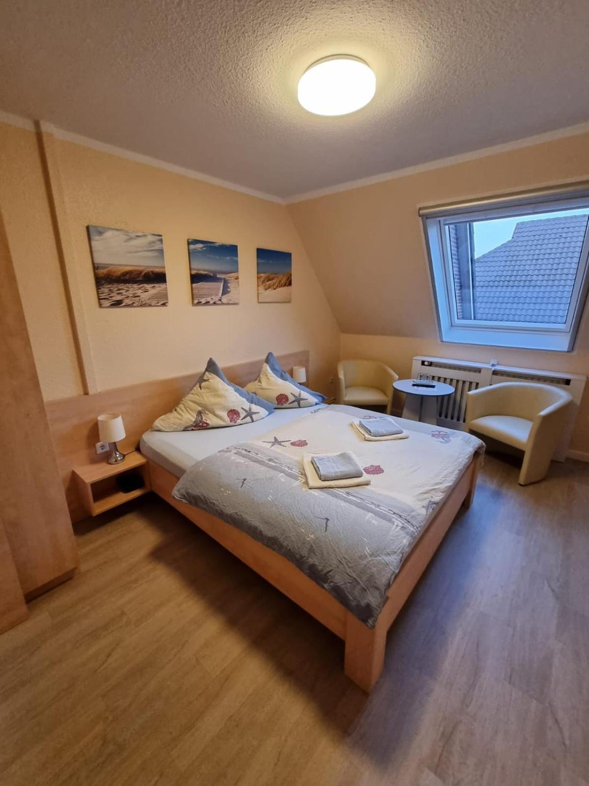 Budget Double Room photo 2