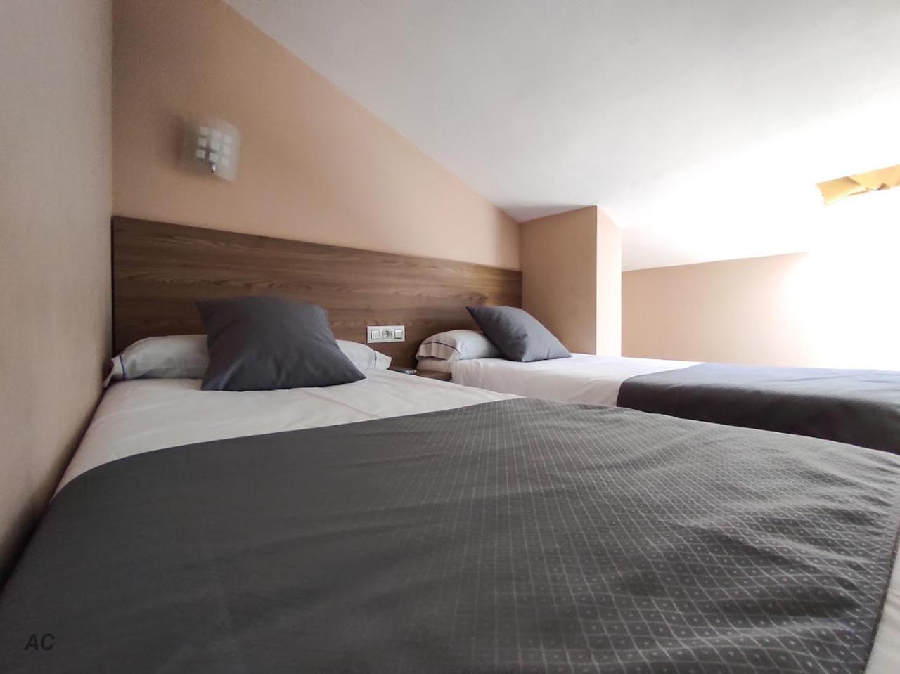Habitación Doble Pequeña con Ventilador