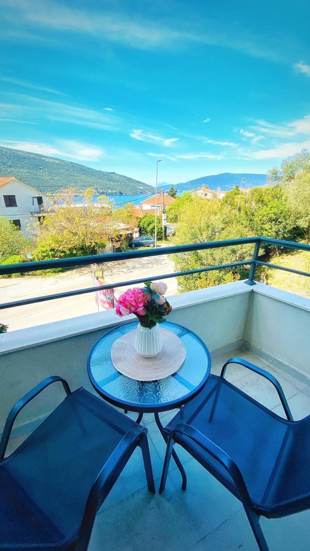 Deluxe Double Room with Sea View - Photo 10