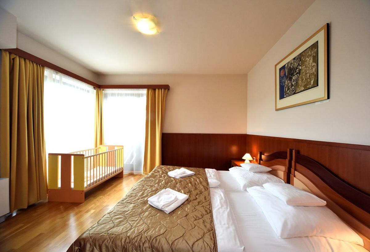 Standard Double or Twin Room - Photo 2