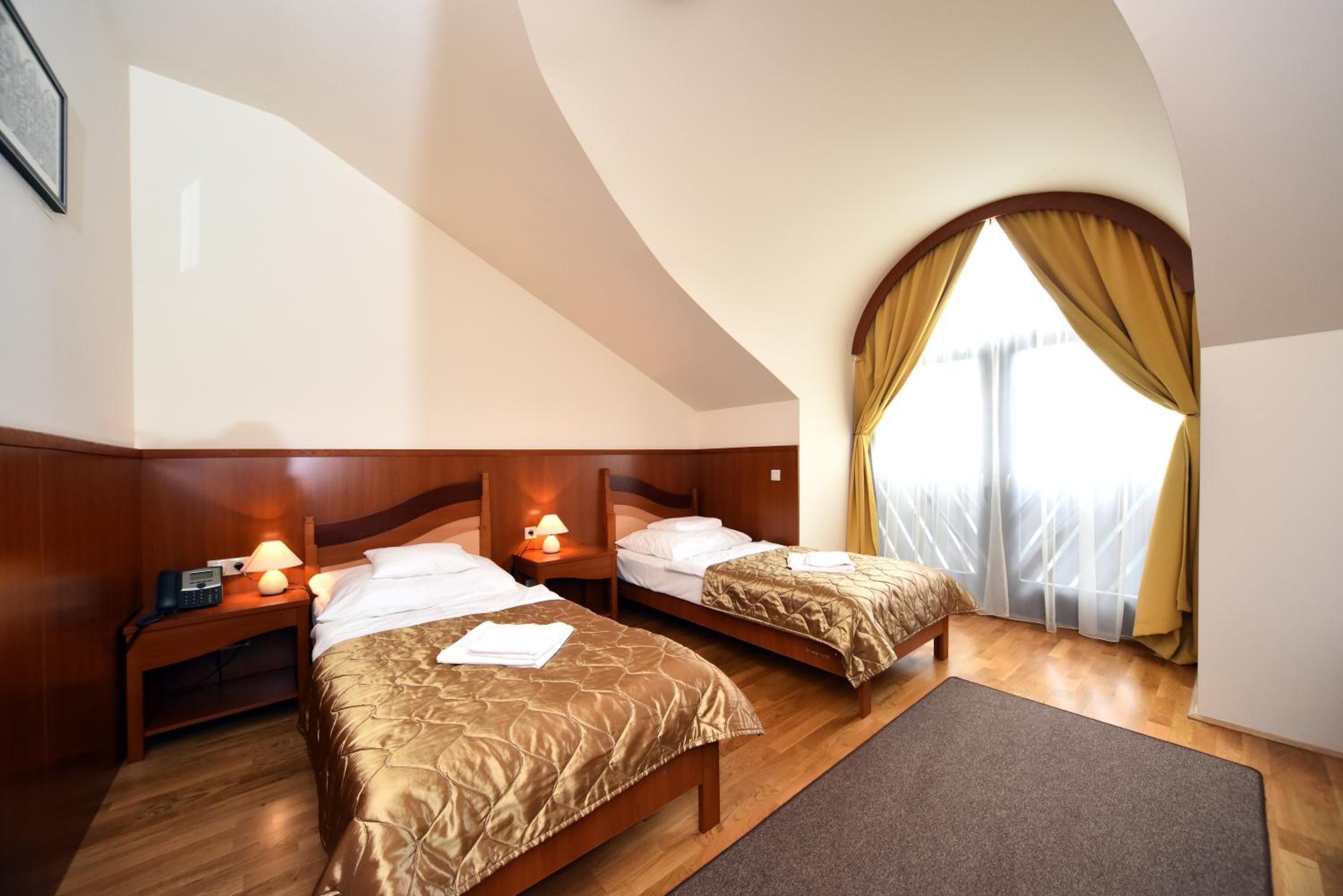 Standard Double or Twin Room - Photo 1
