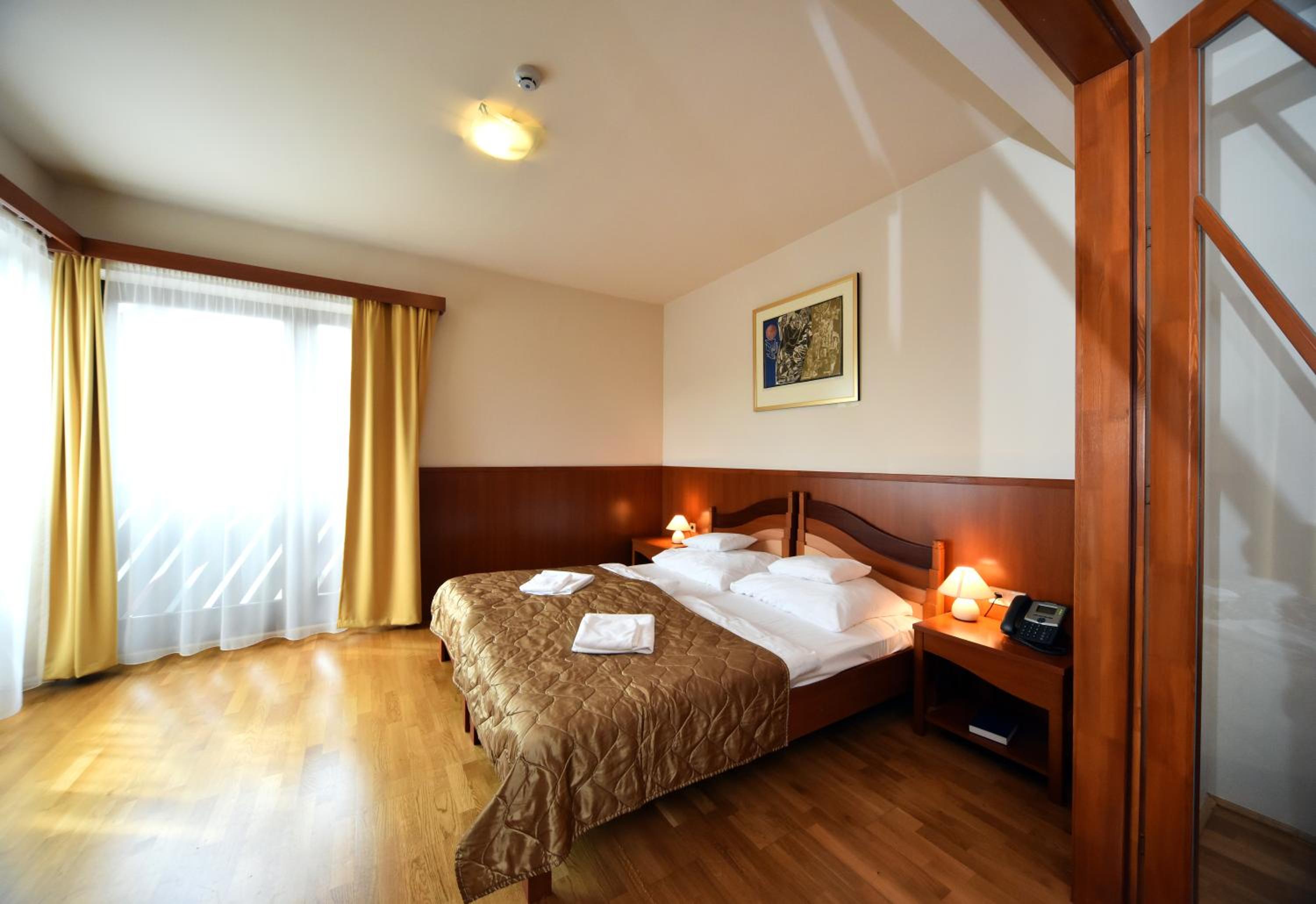 Superior Double or Twin Room - Photo 3