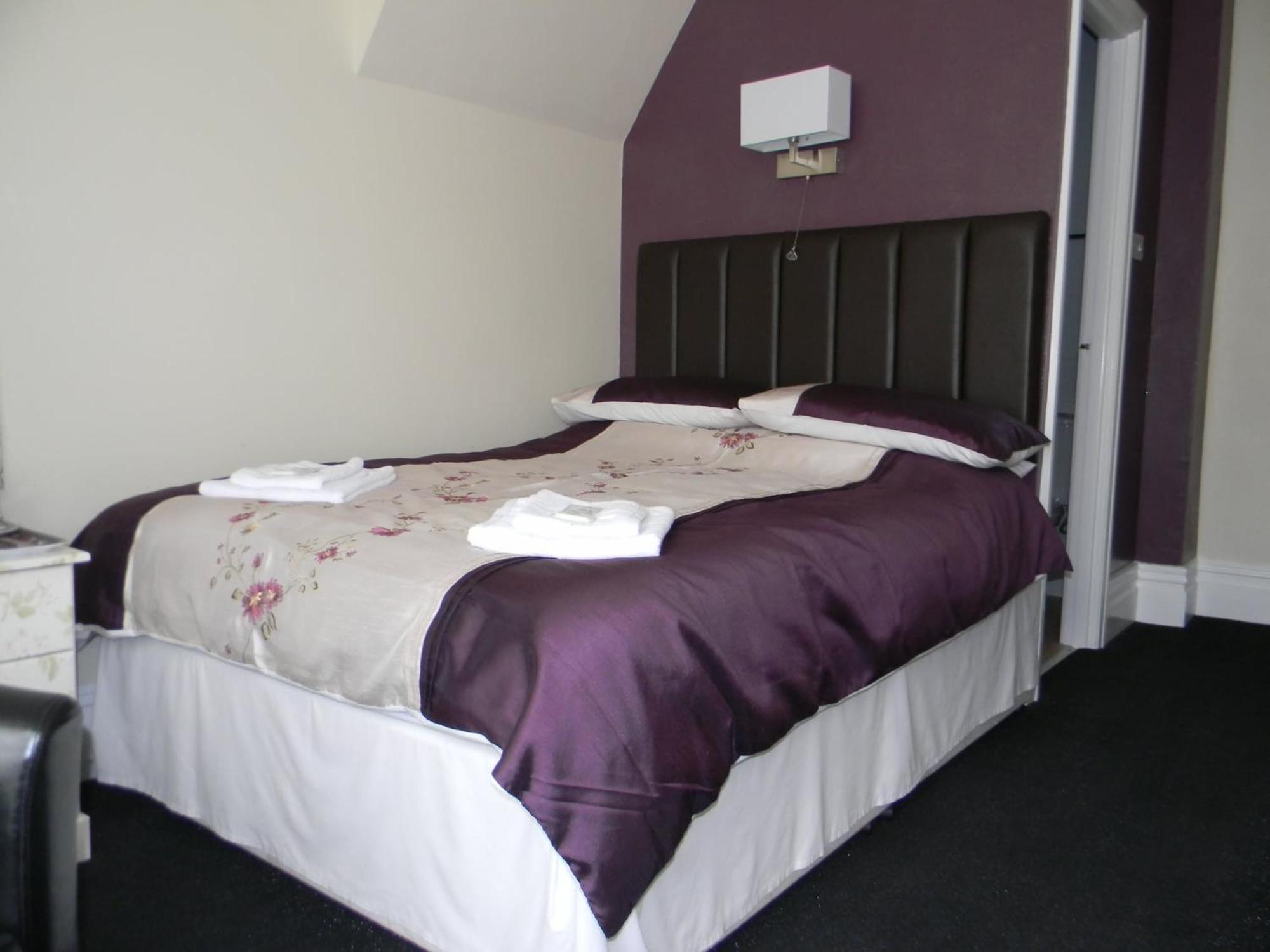 Double Room - Photo 4