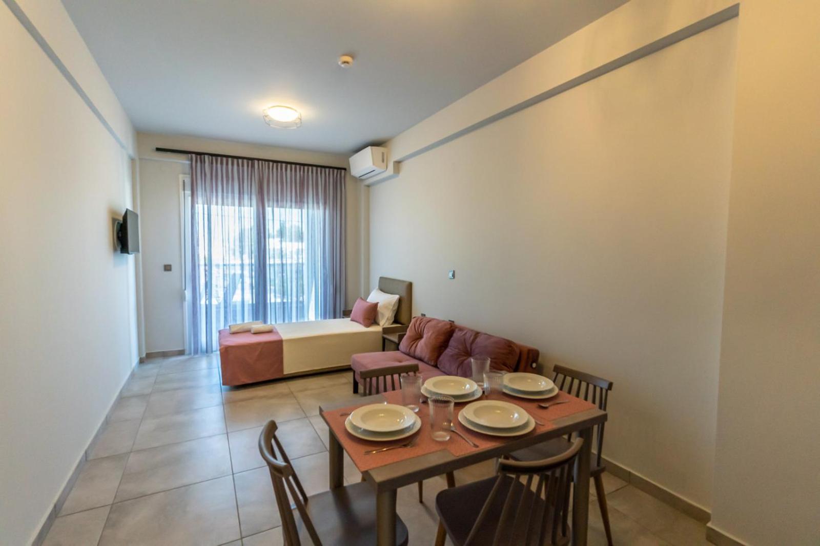 One-Bedroom Apartment - Photo 1