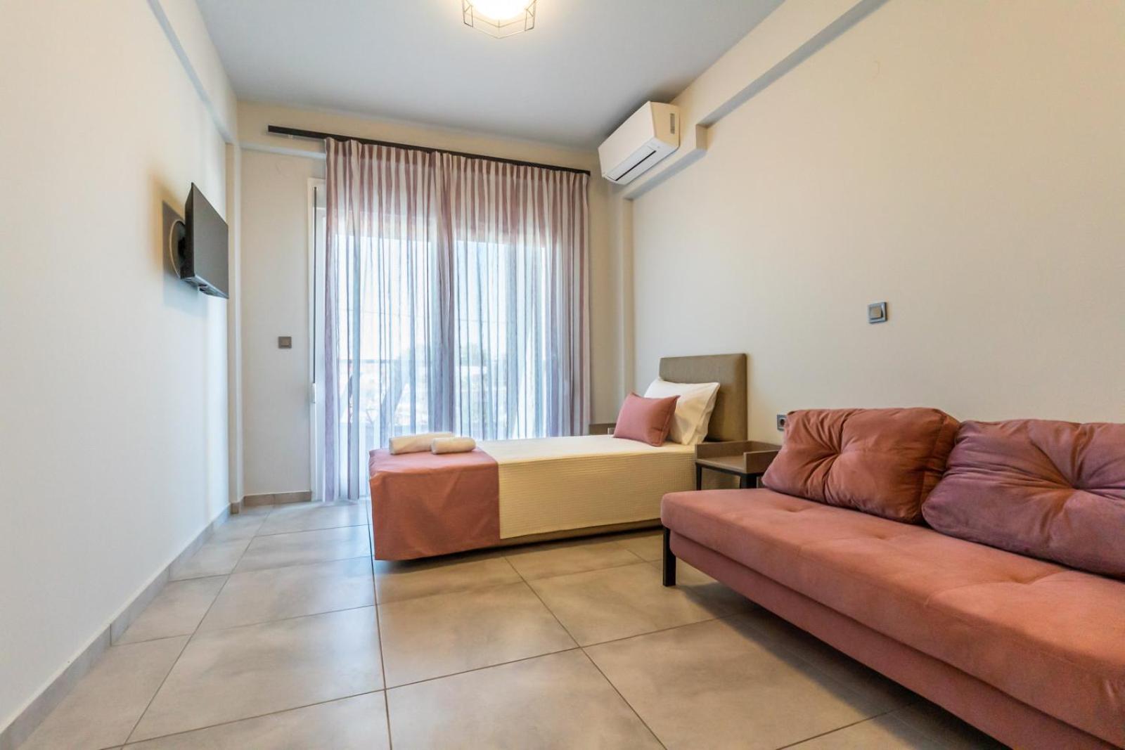 One-Bedroom Apartment - Photo 11