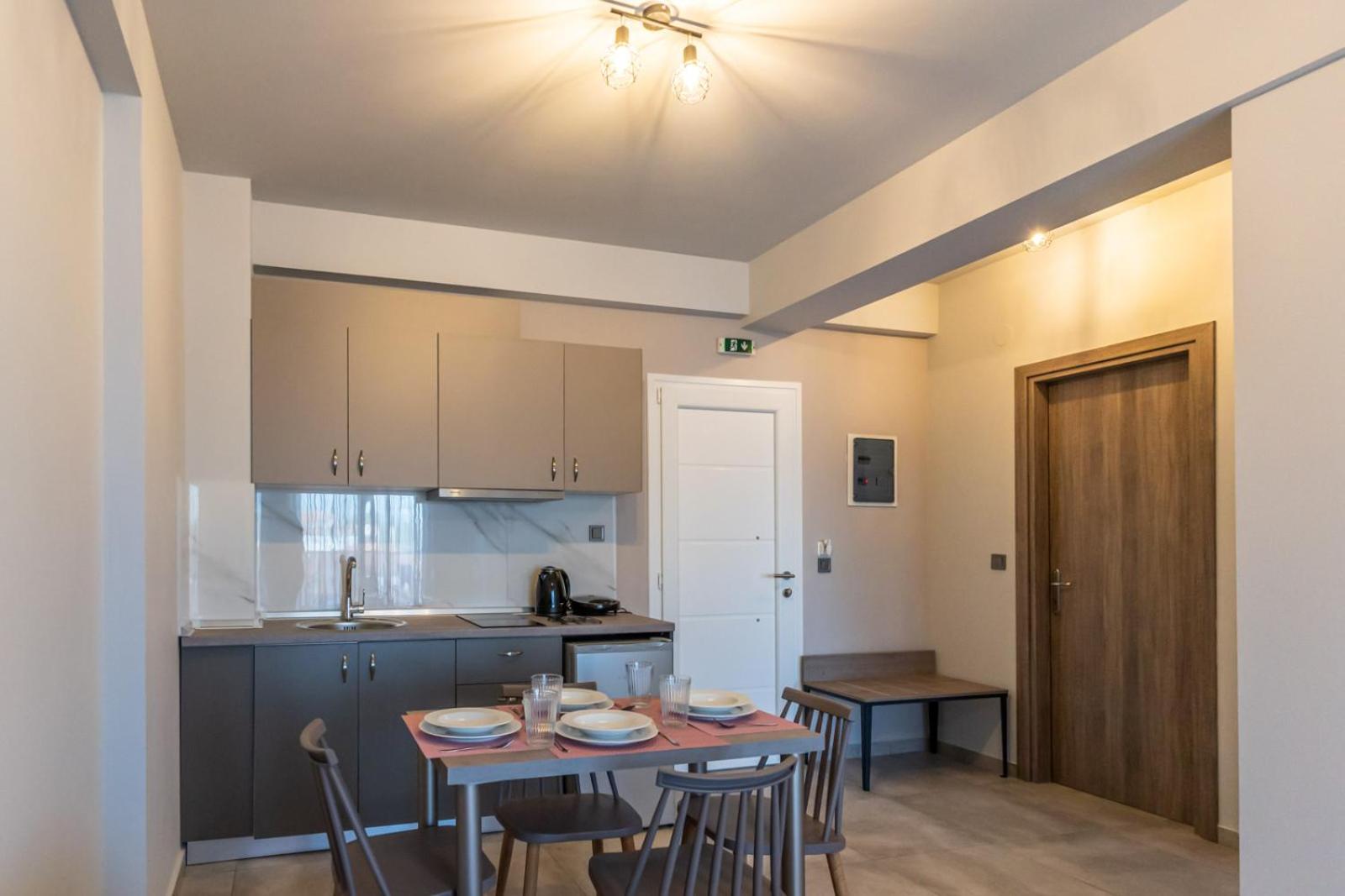 One-Bedroom Apartment - Photo 4