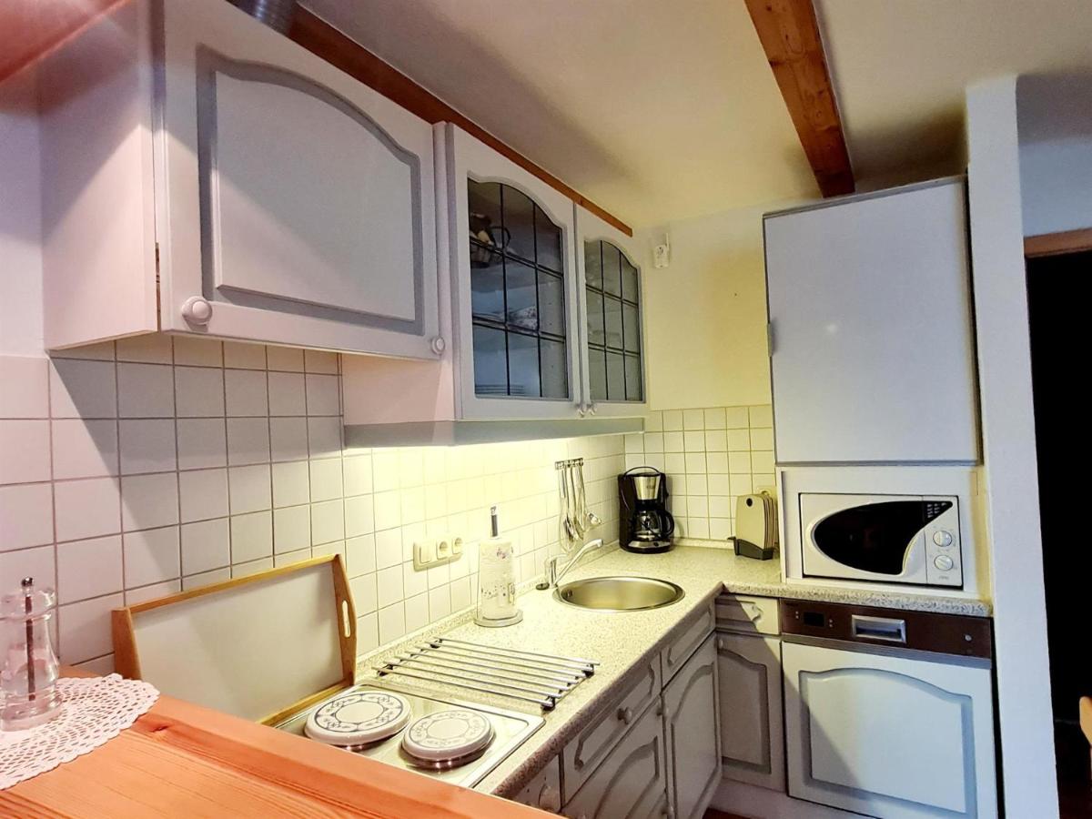 One-Bedroom Apartment with Shower photo 1