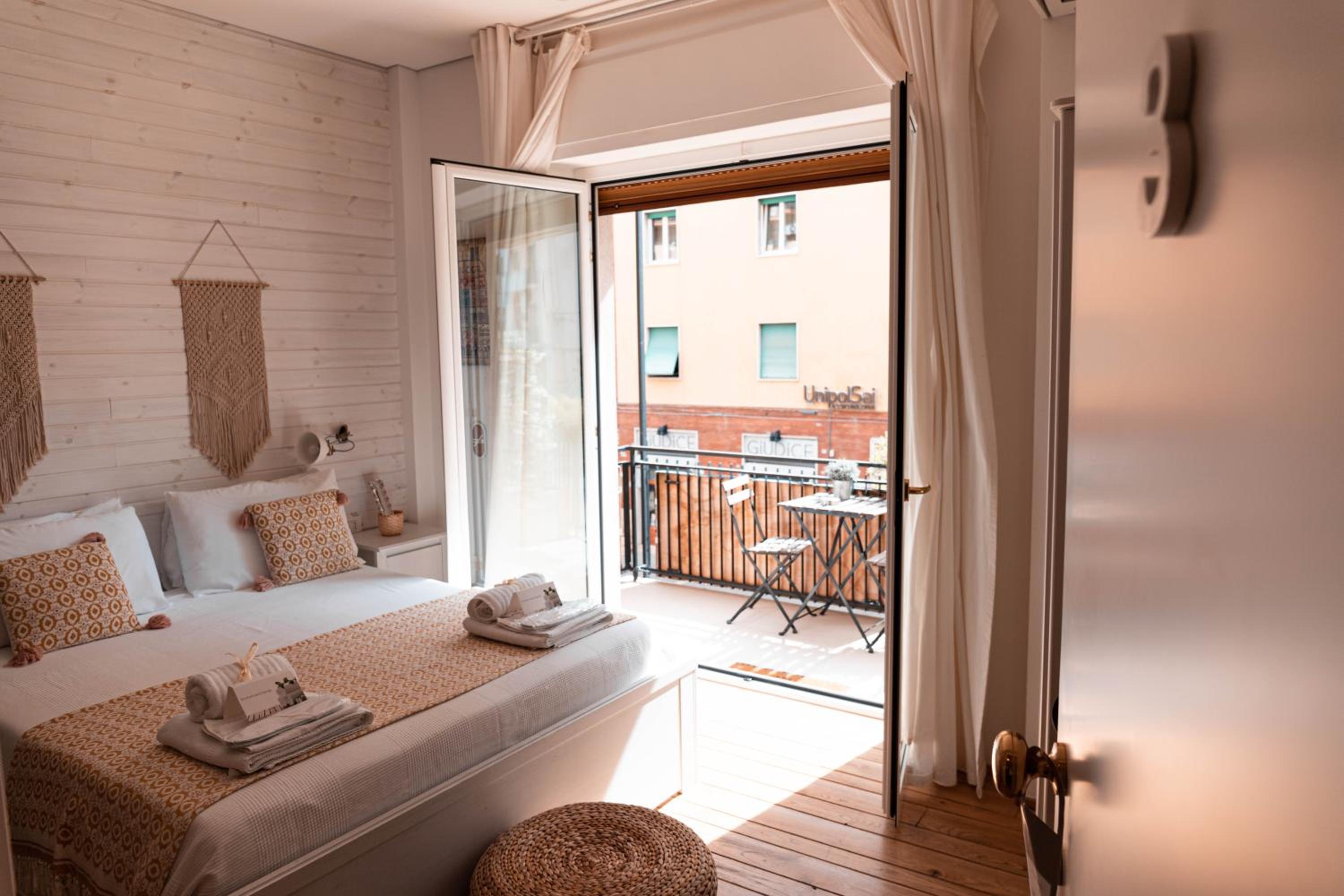 Deluxe Double Room with Balcony photo 1