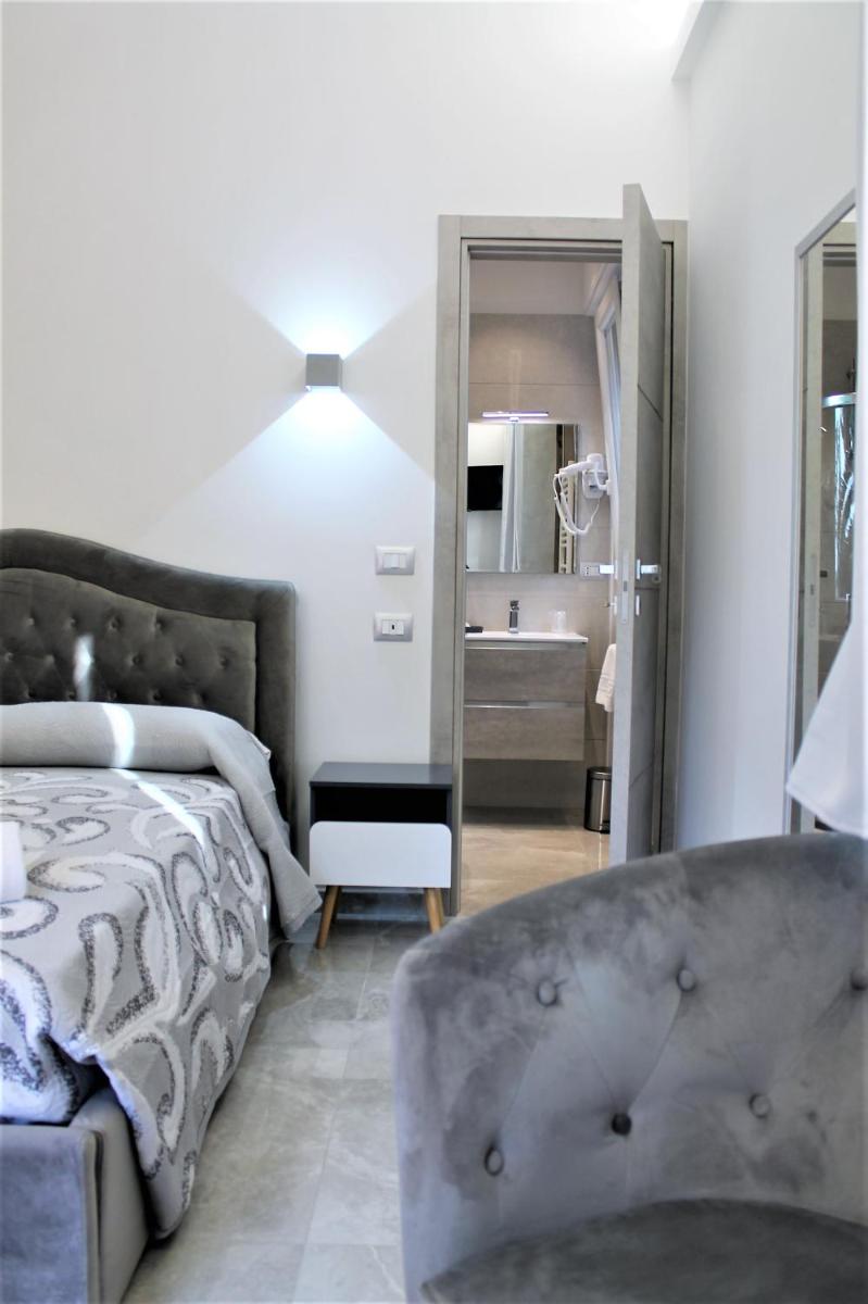 Queen Room with Spa Bath - Photo 4
