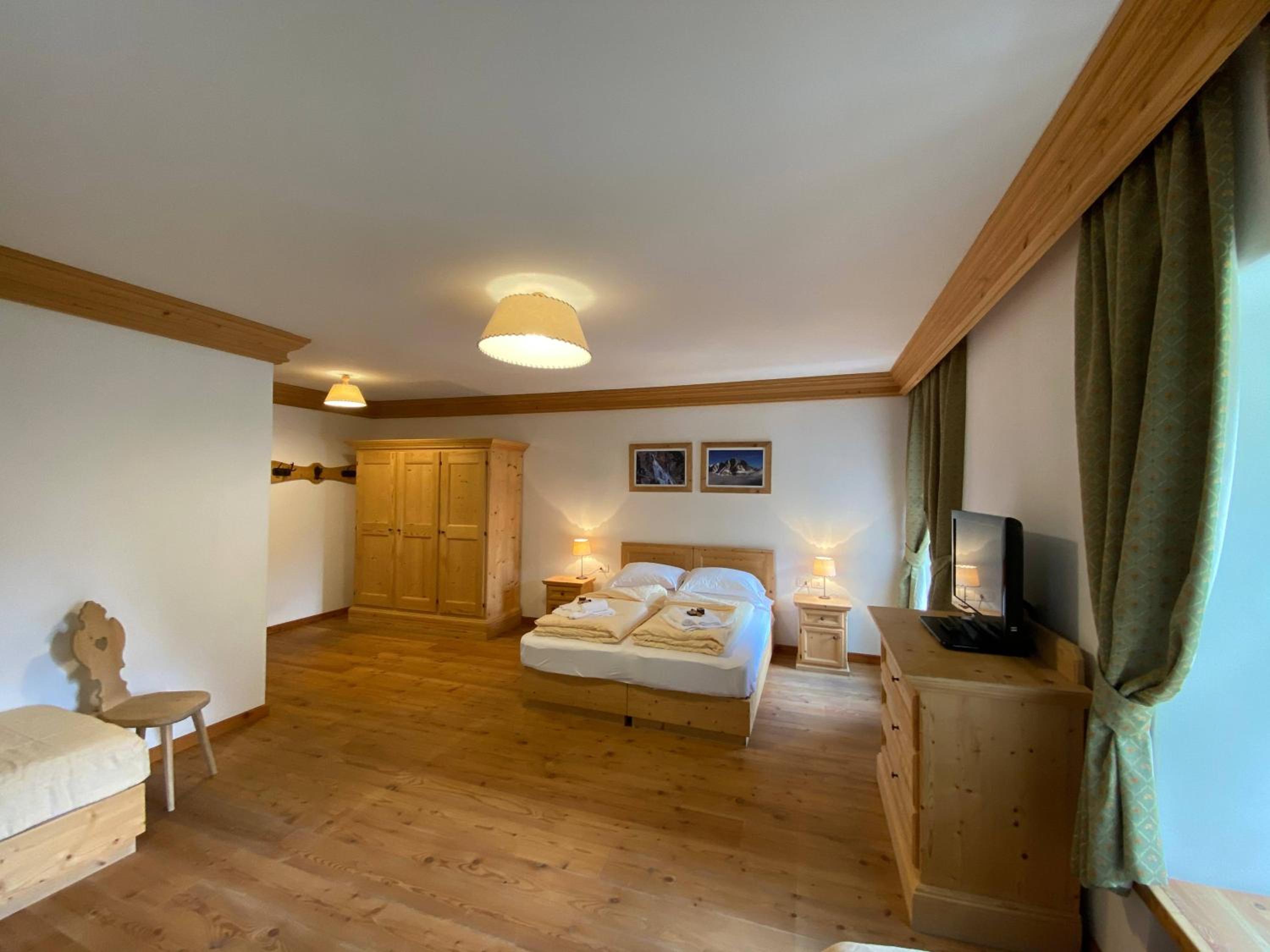 Deluxe Quadruple Room