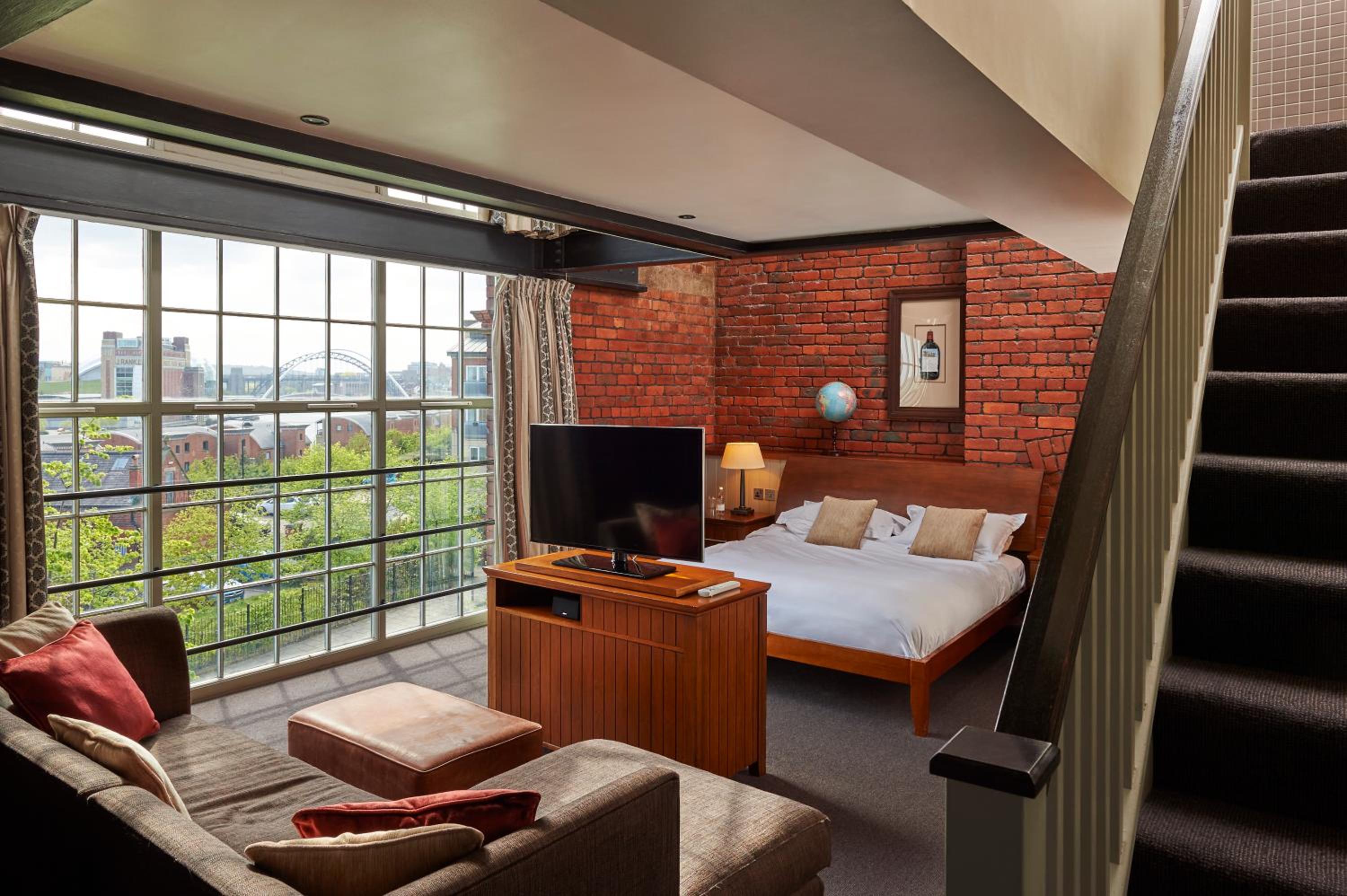 Bridge View Suite