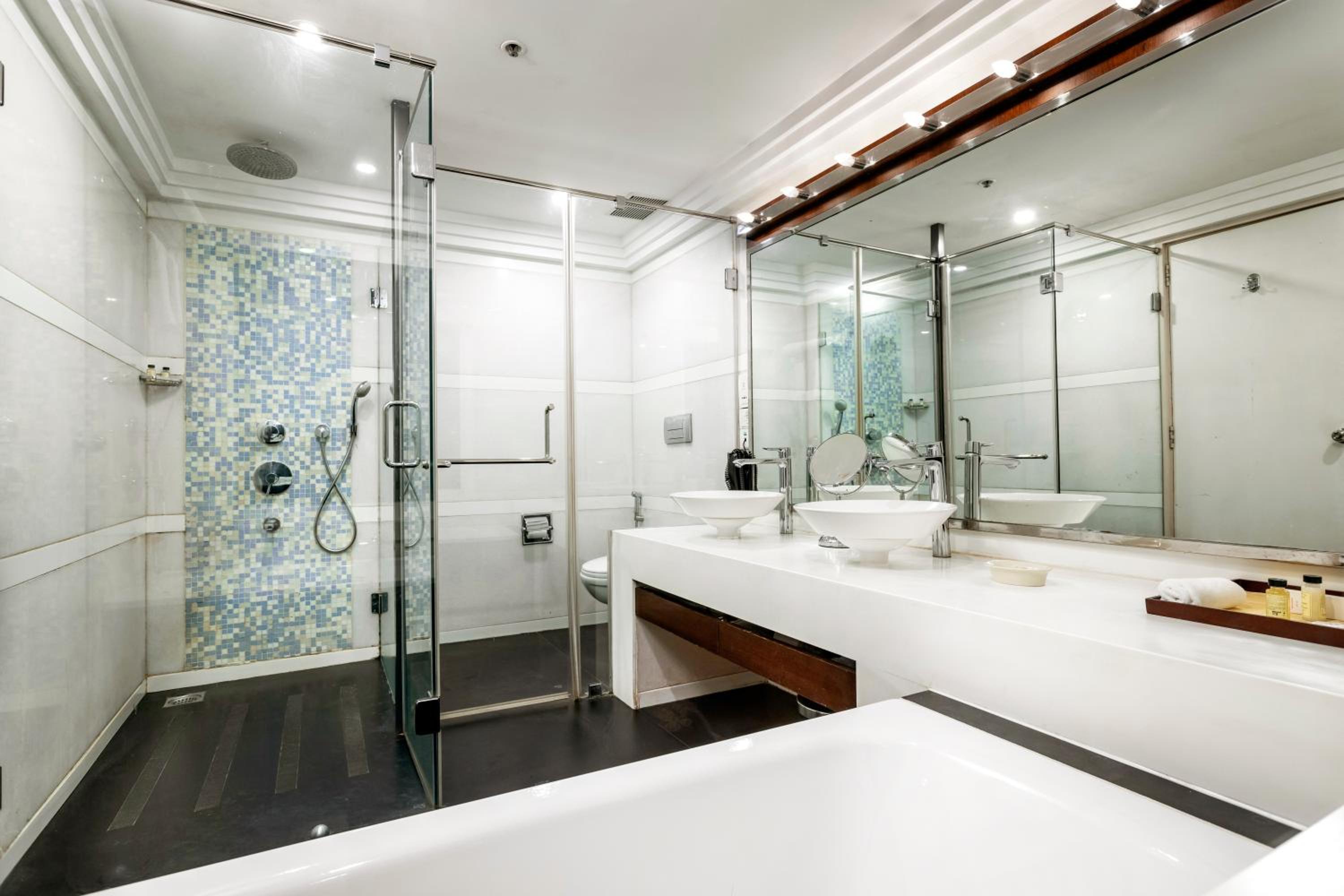 Deluxe Suite  - Photo 9