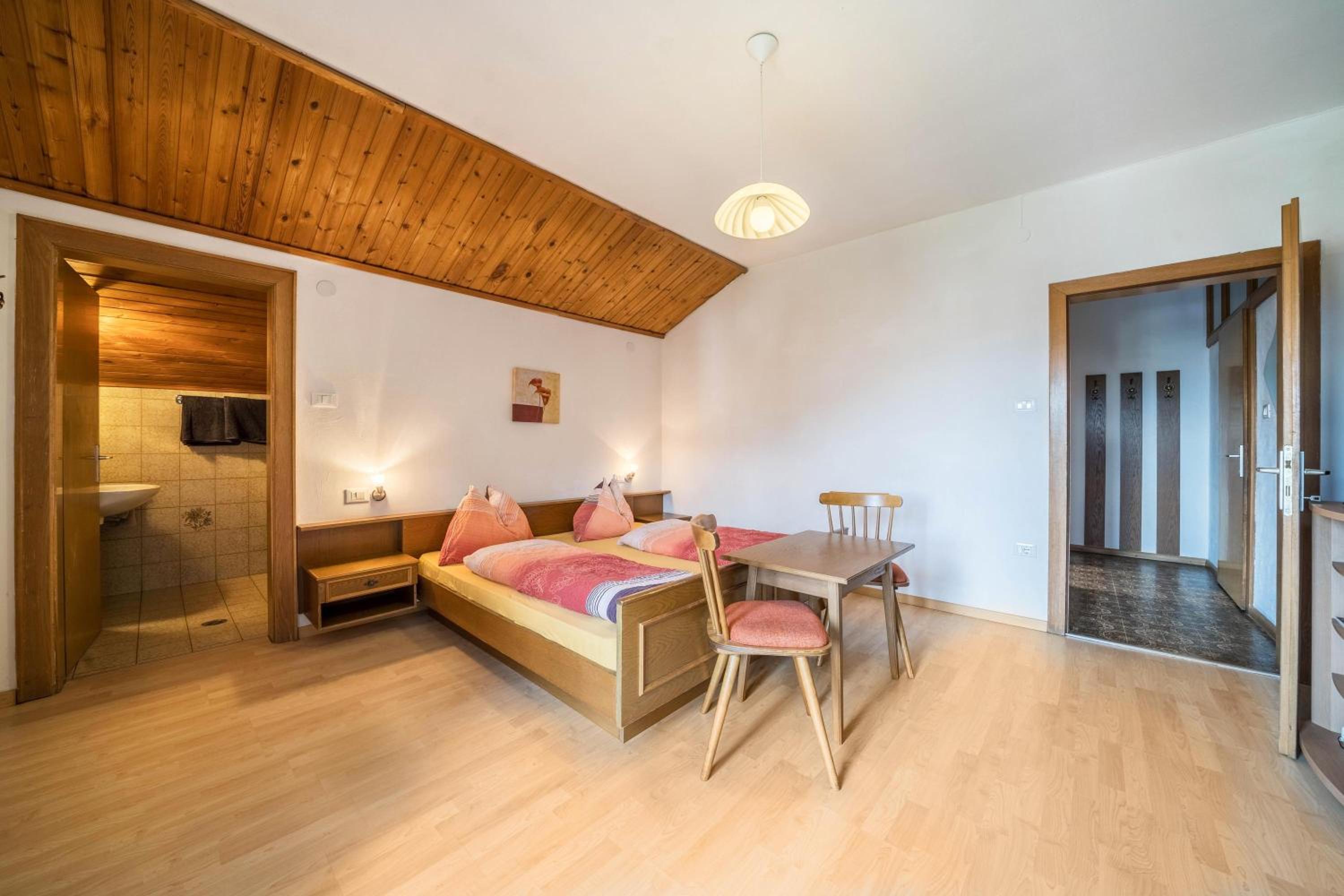 Superior One-Bedroom Apartment with Balcony - Photo 15