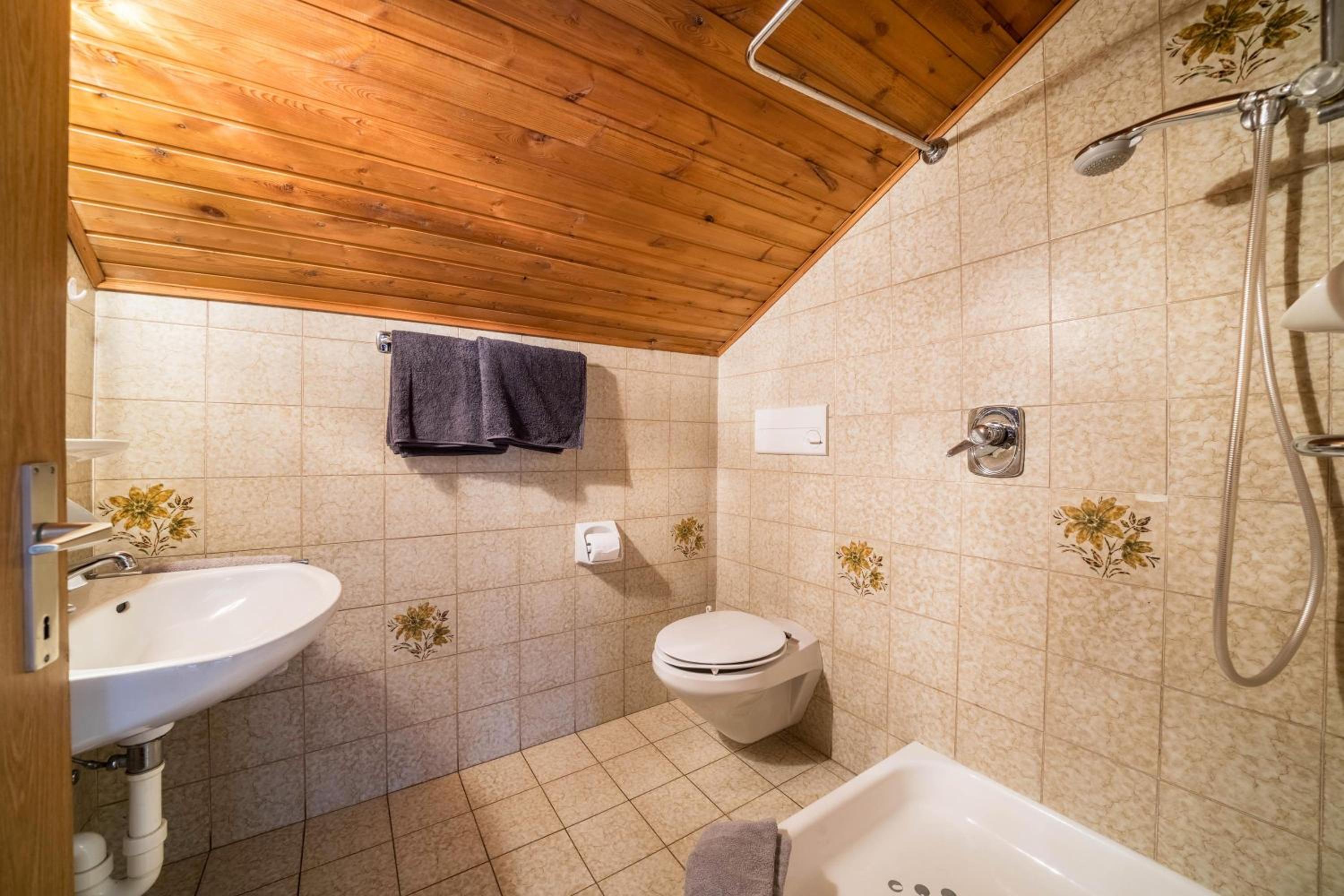 Superior One-Bedroom Apartment with Balcony - Photo 10
