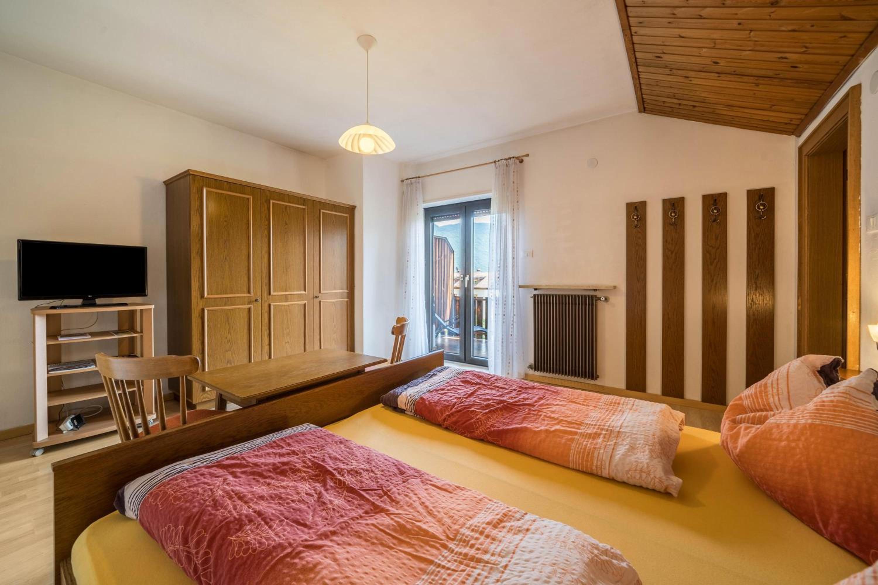 Superior One-Bedroom Apartment with Balcony - Photo 9