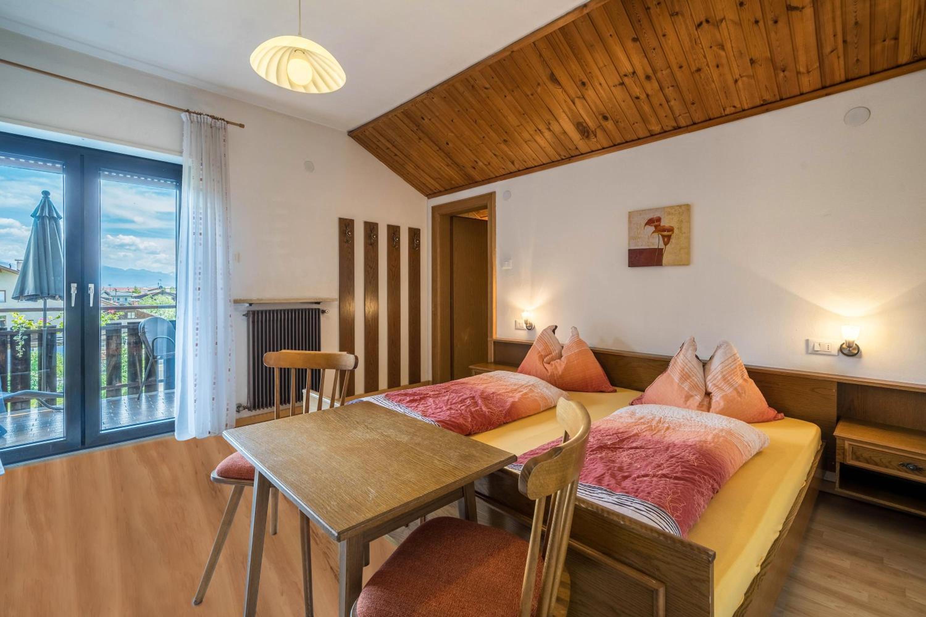 Superior One-Bedroom Apartment with Balcony - Photo 2
