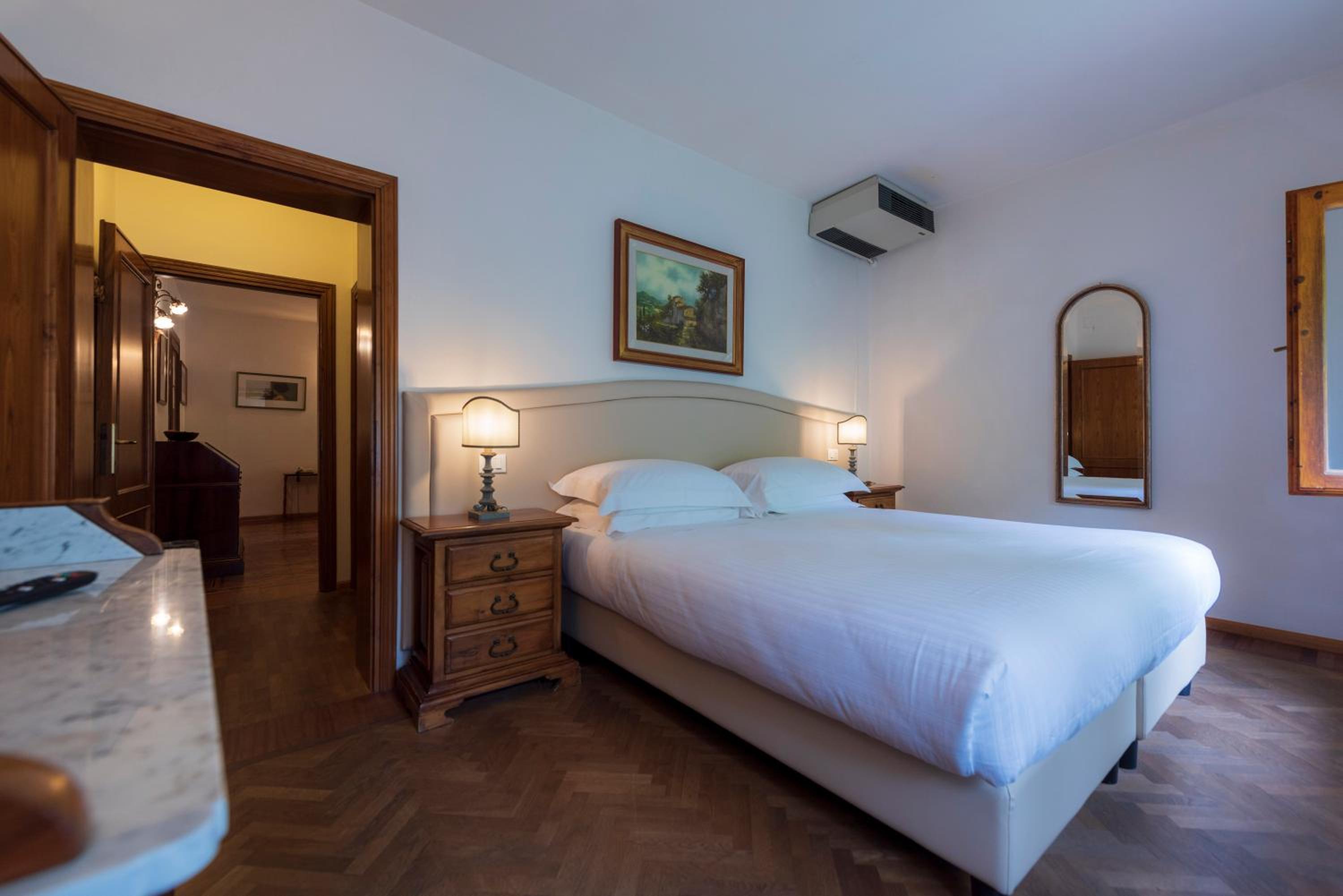 Suite - Photo 2