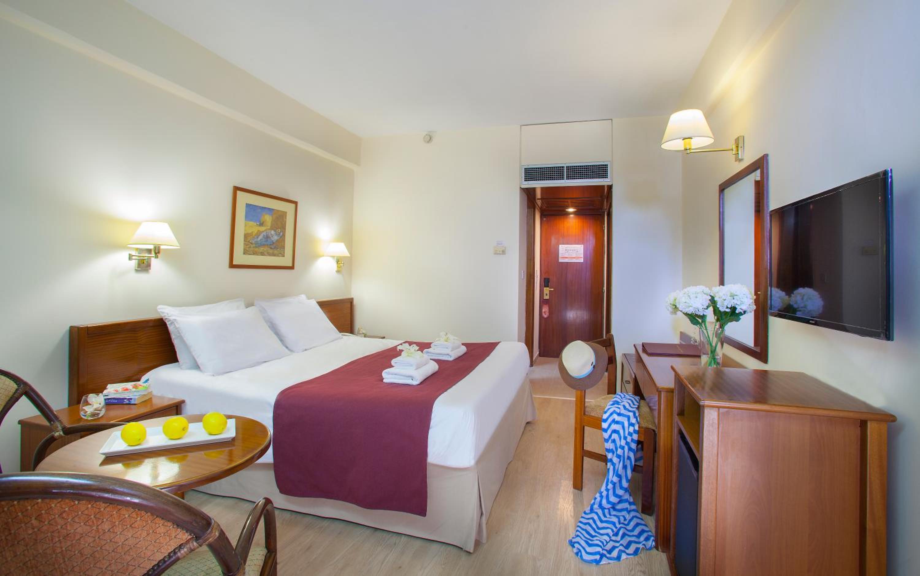 Standard Double/Twin Room with Inland View photo 3