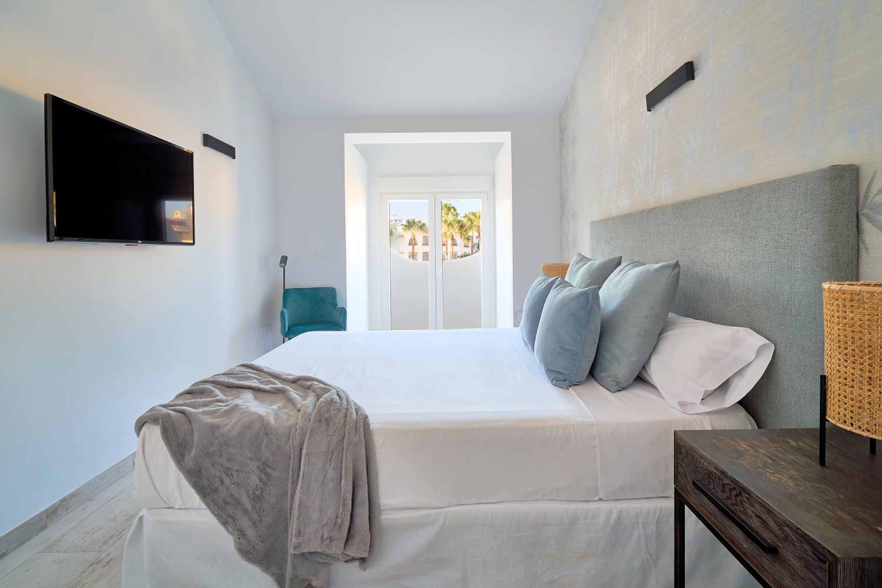 Superior Apartment - Photo 17