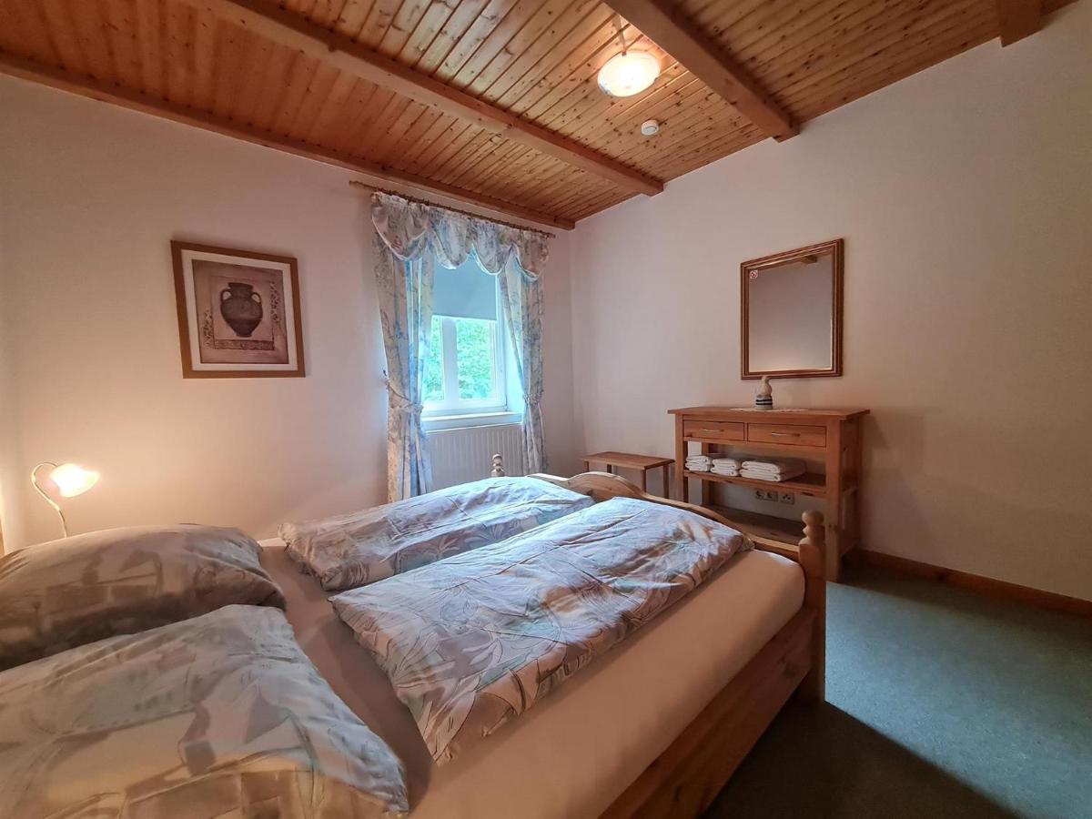 Two-Bedroom Apartment with Shower  photo 3