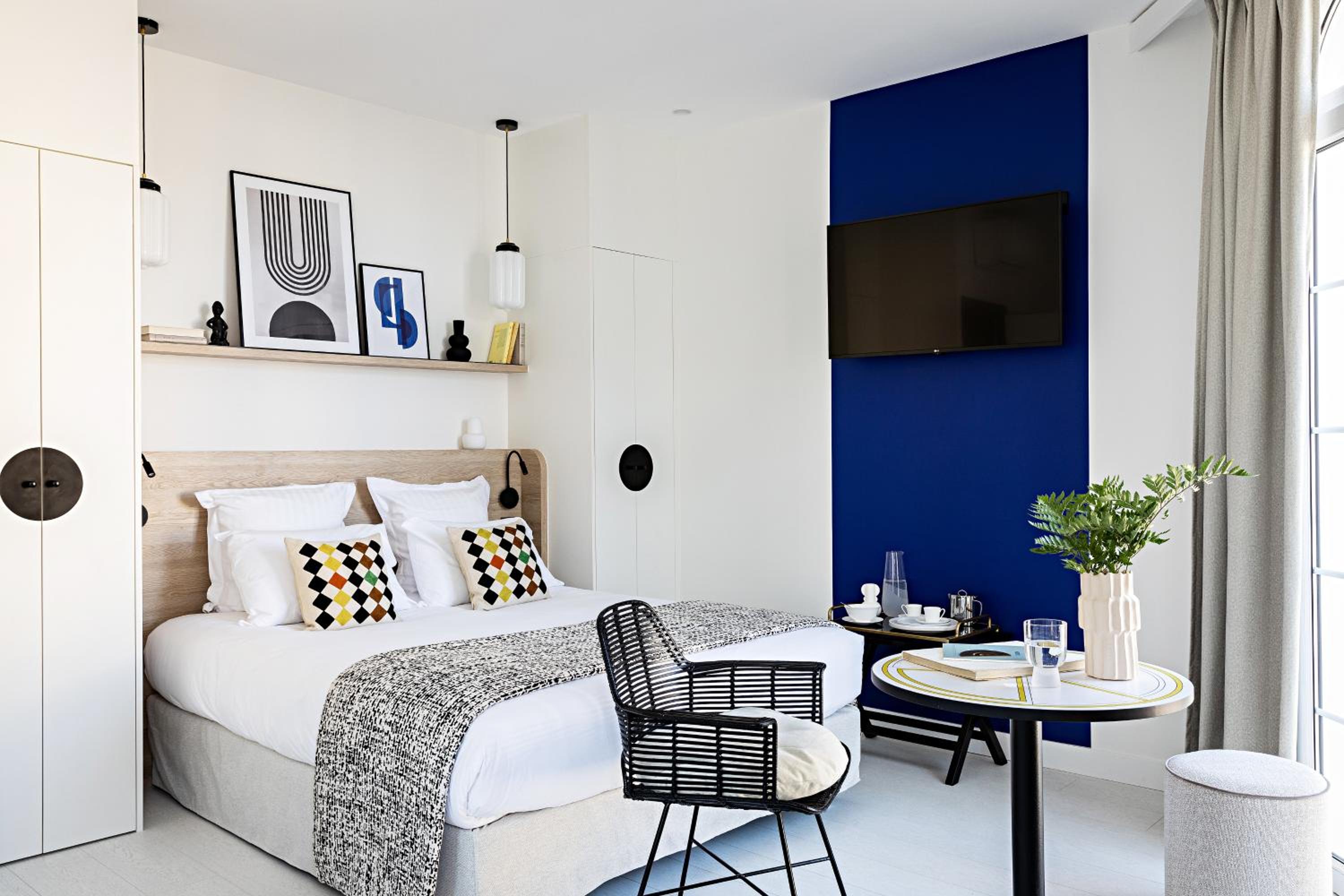 Junior Queen Suite - Photo 8