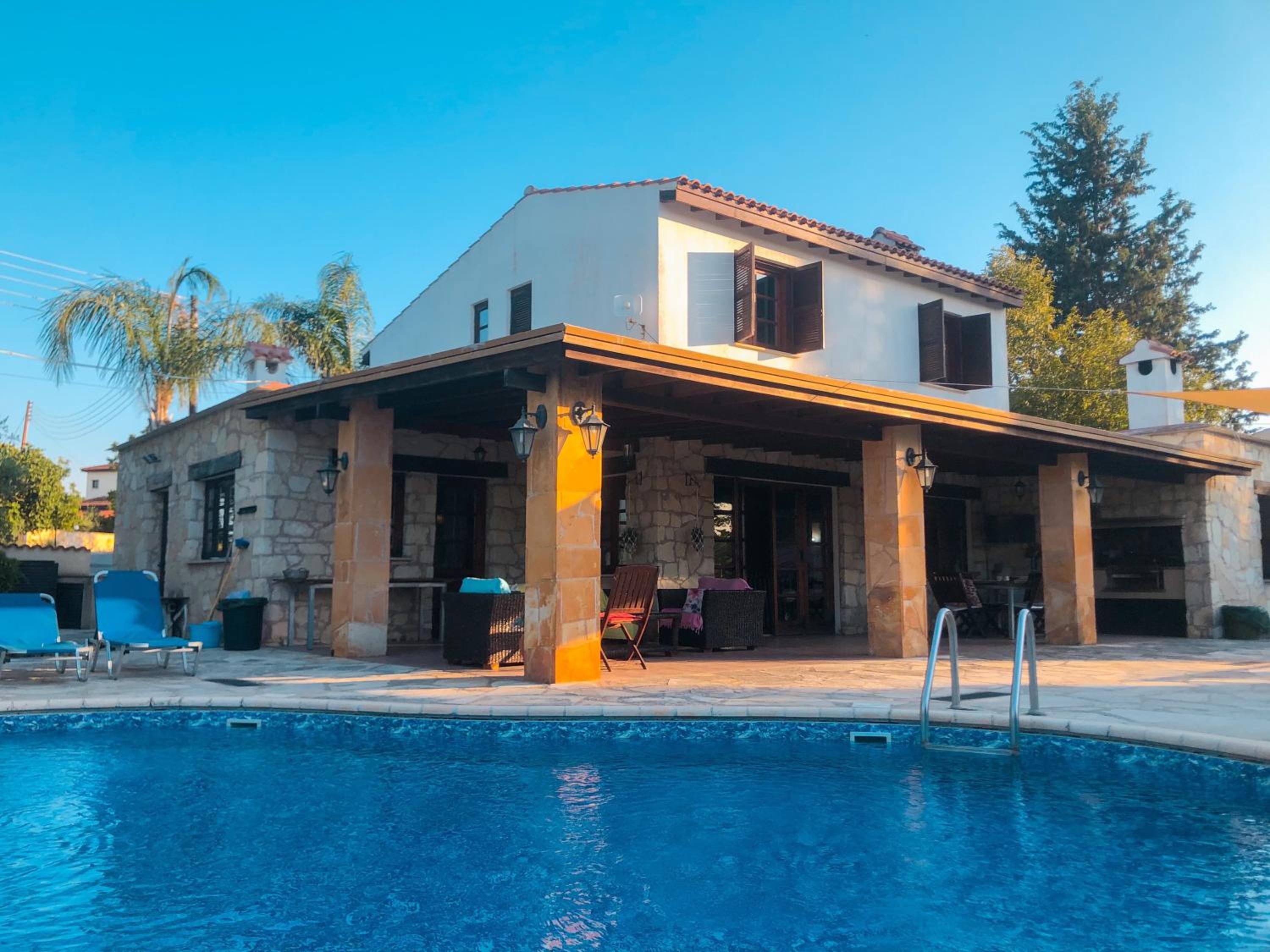 Villa with Private Pool - Photo 1