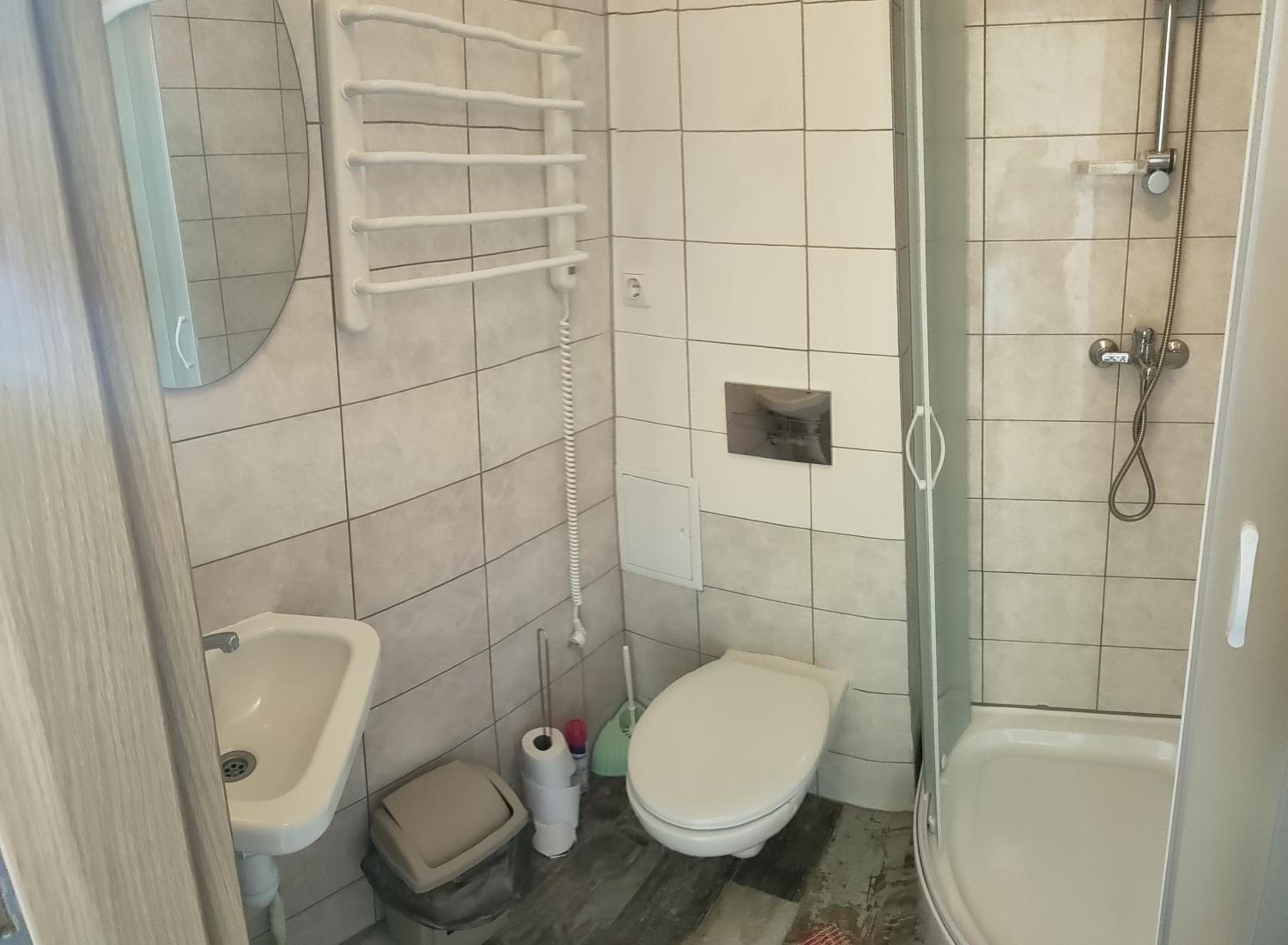 Double Room with Private Bathroom - Photo 4